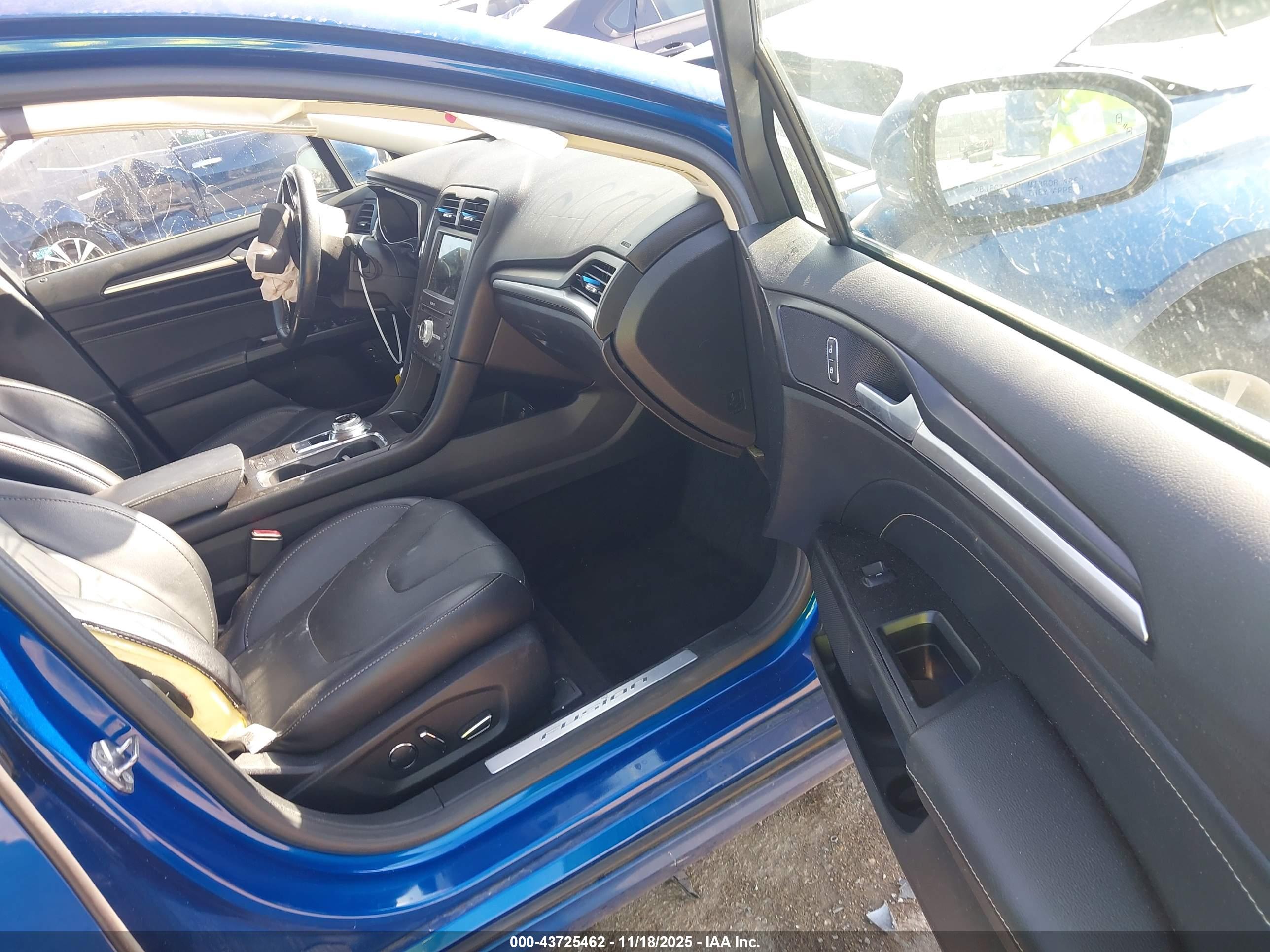 FORD FUSION image 5