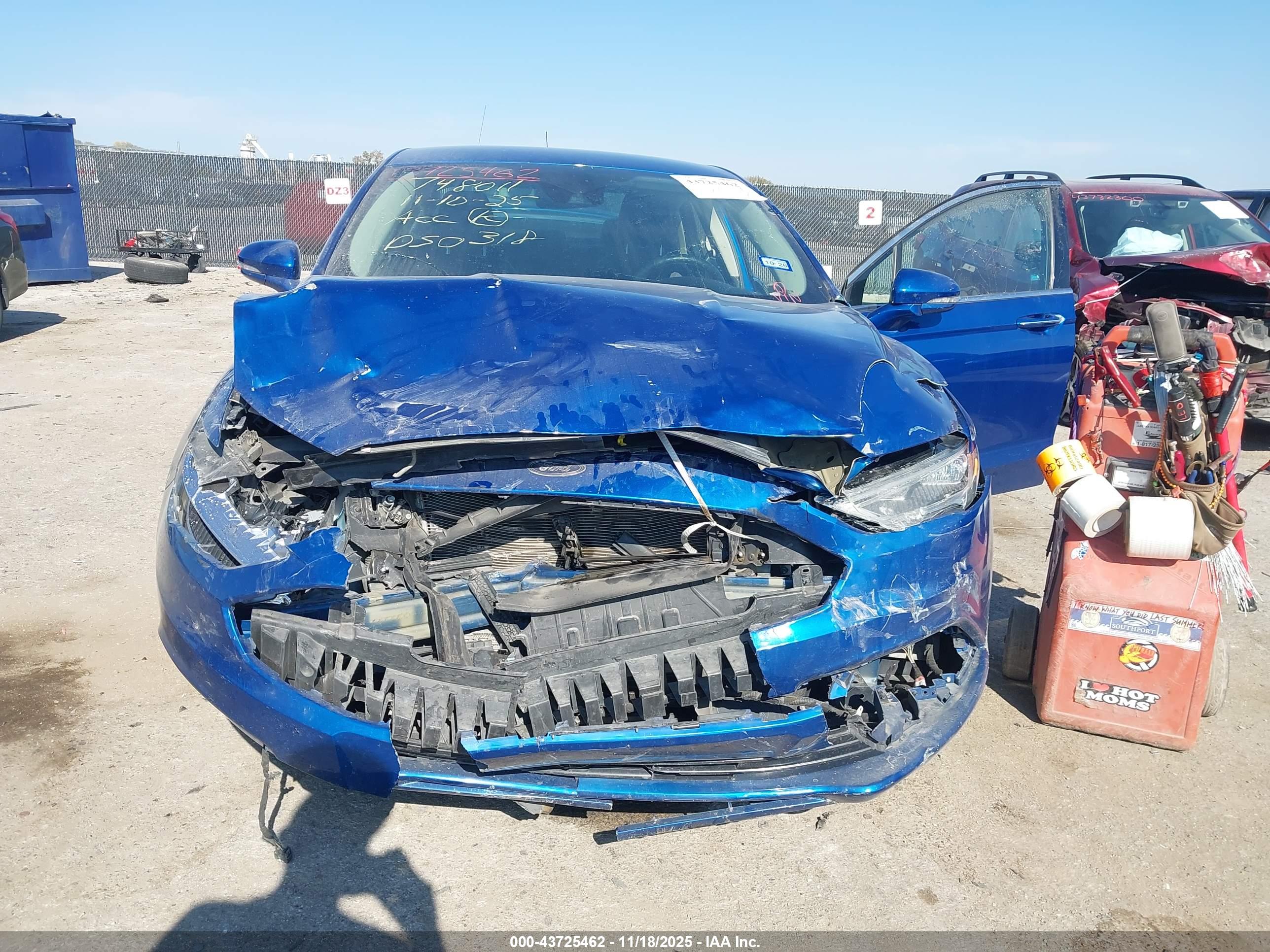 FORD FUSION image 6
