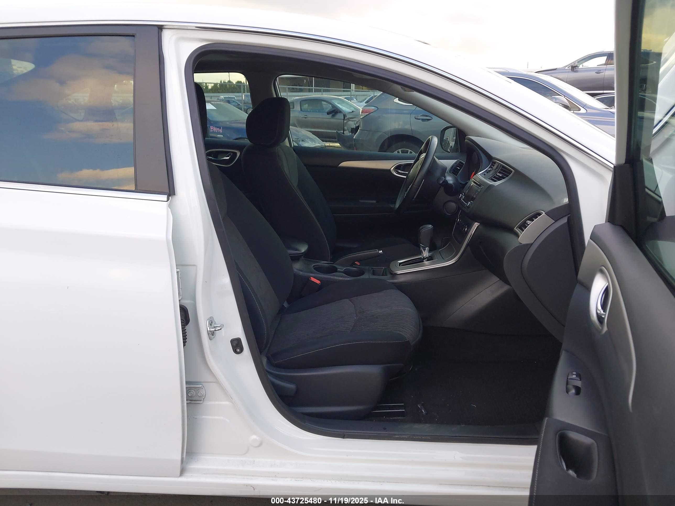 NISSAN SENTRA image 5