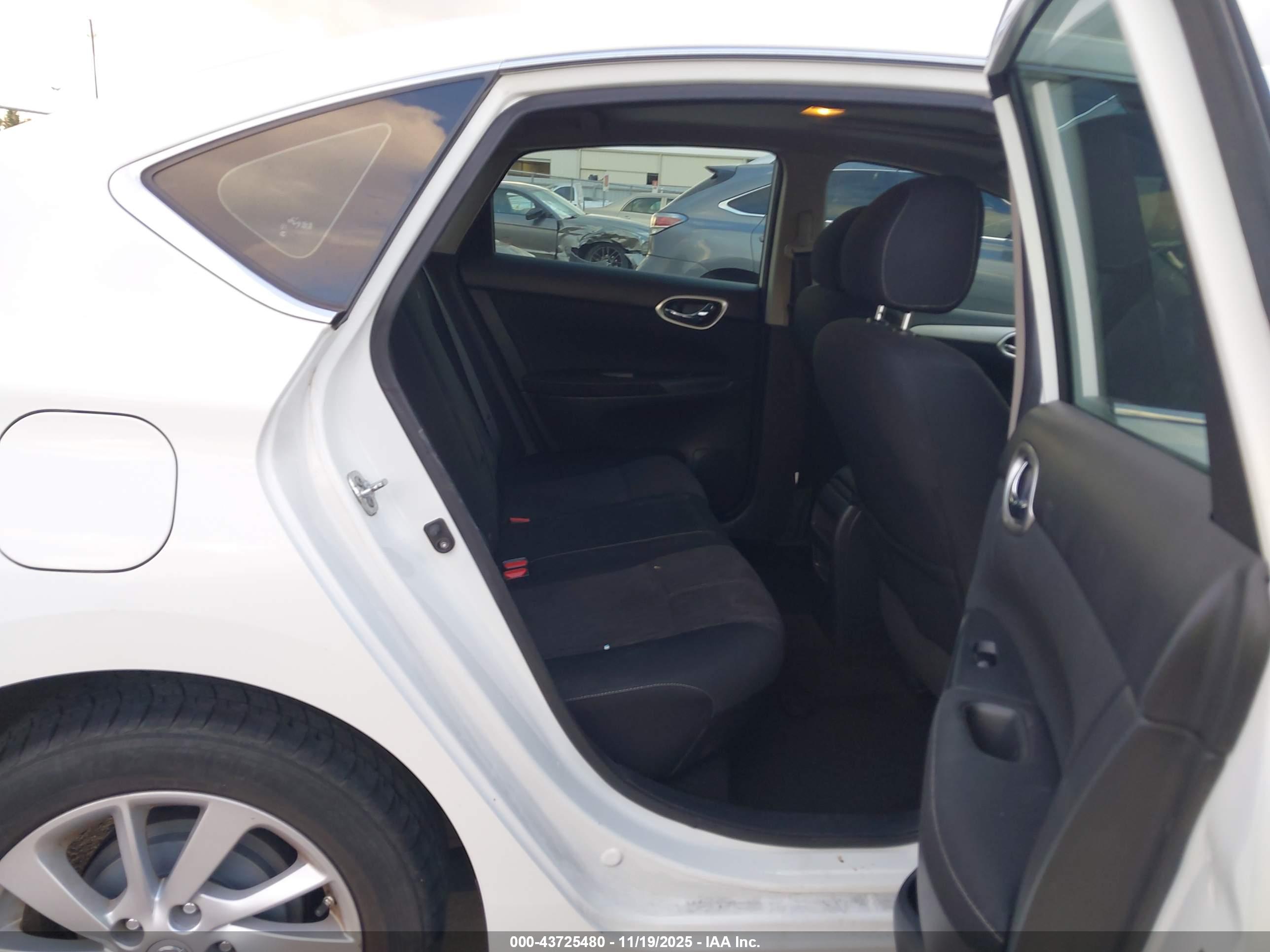 NISSAN SENTRA image 8