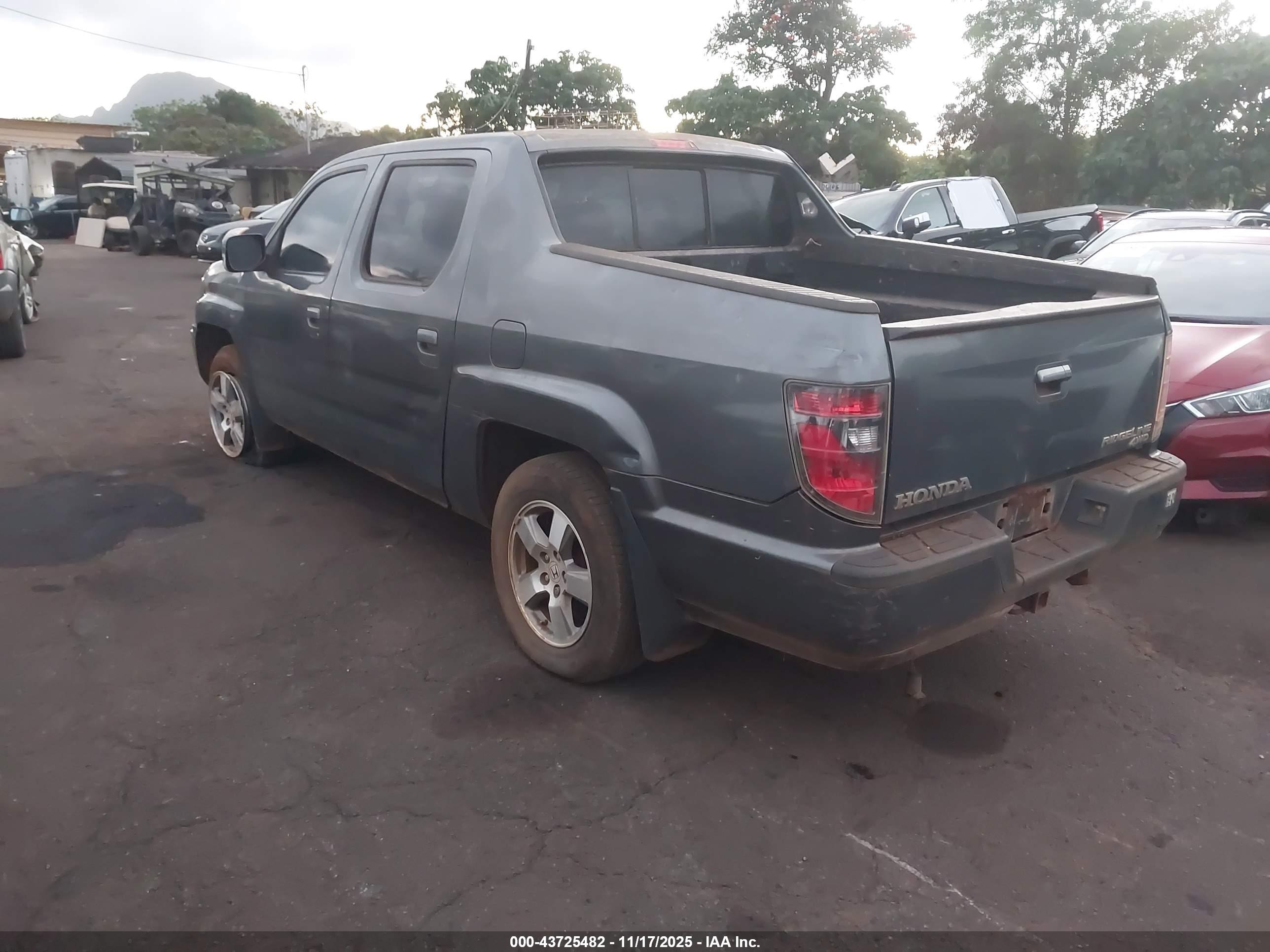 HONDA RIDGELINE image 3