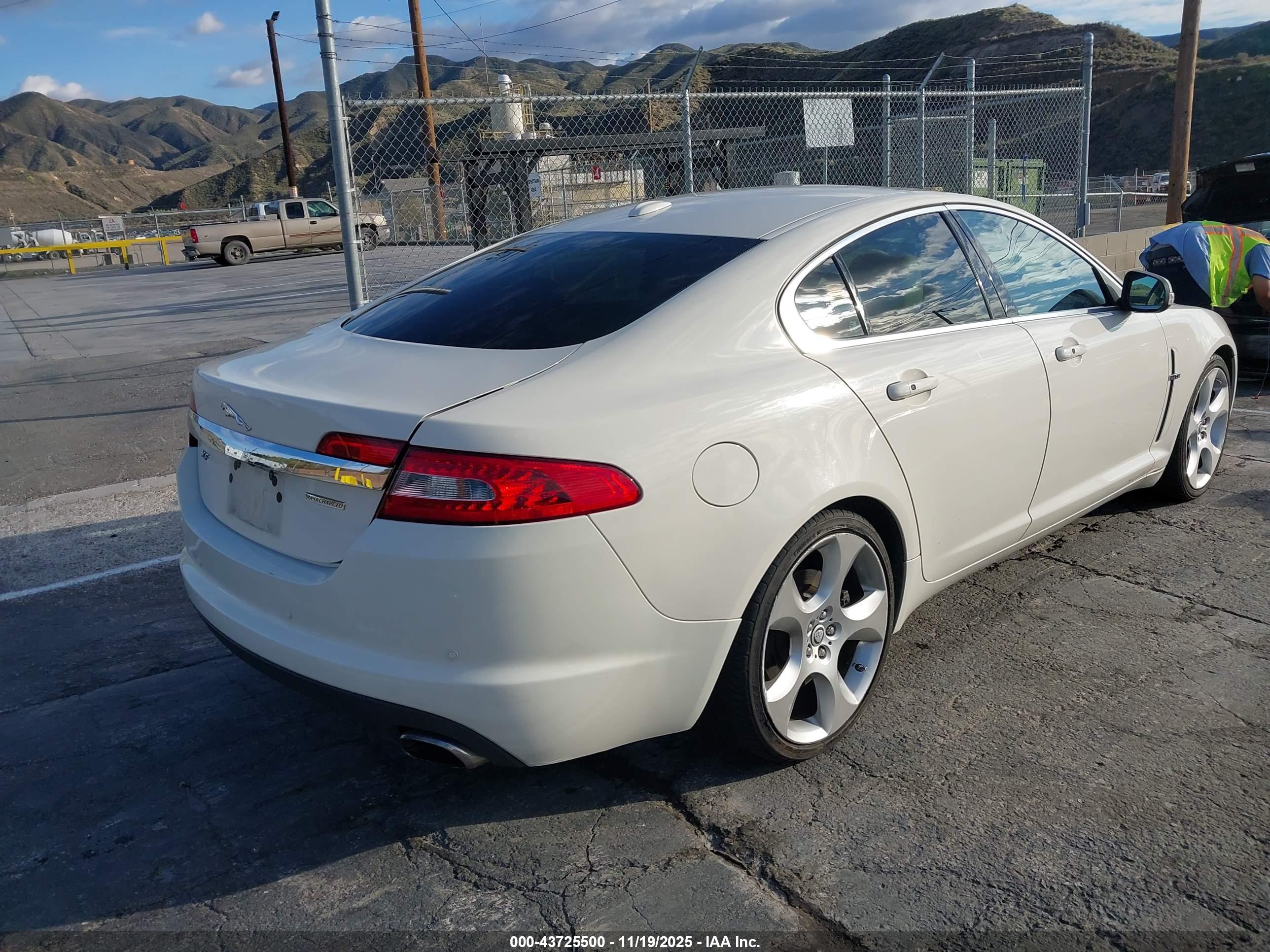 JAGUAR XF image 4