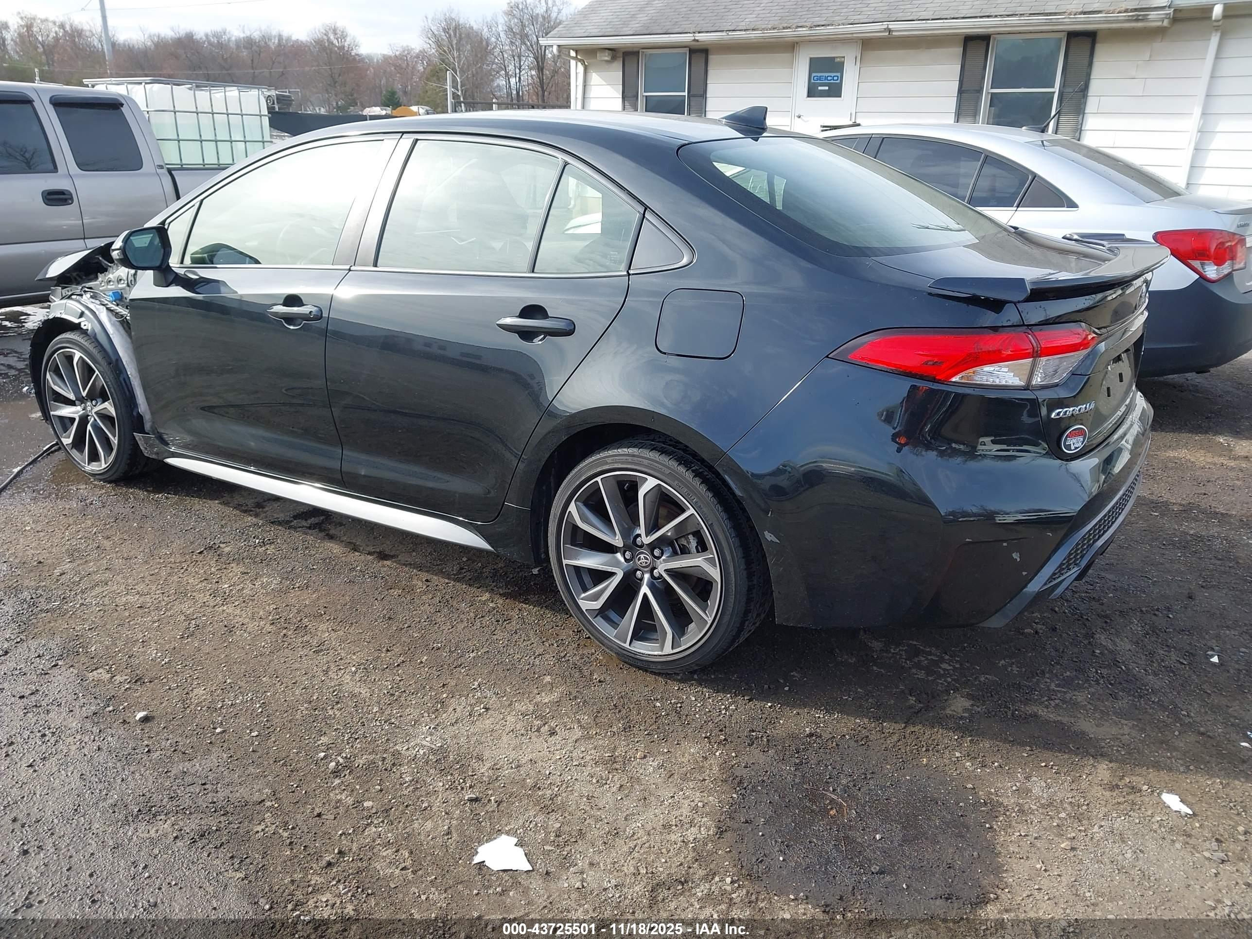 TOYOTA COROLLA image 3