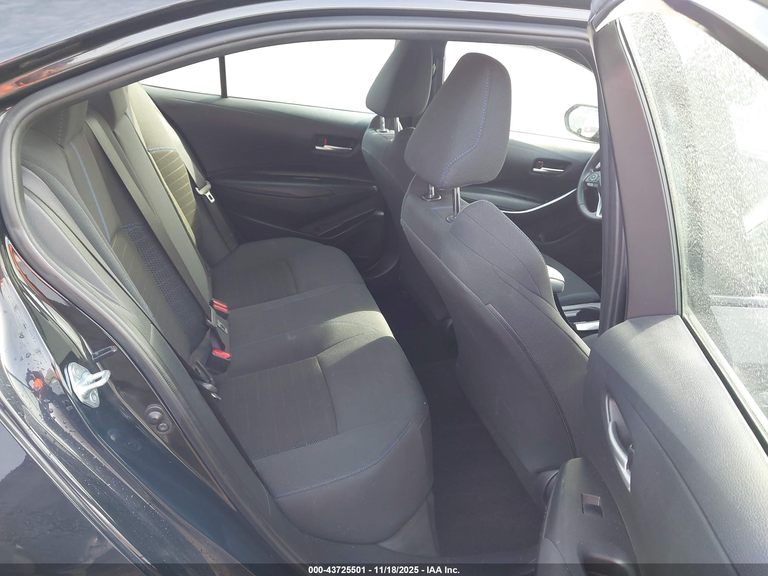 TOYOTA COROLLA image 8