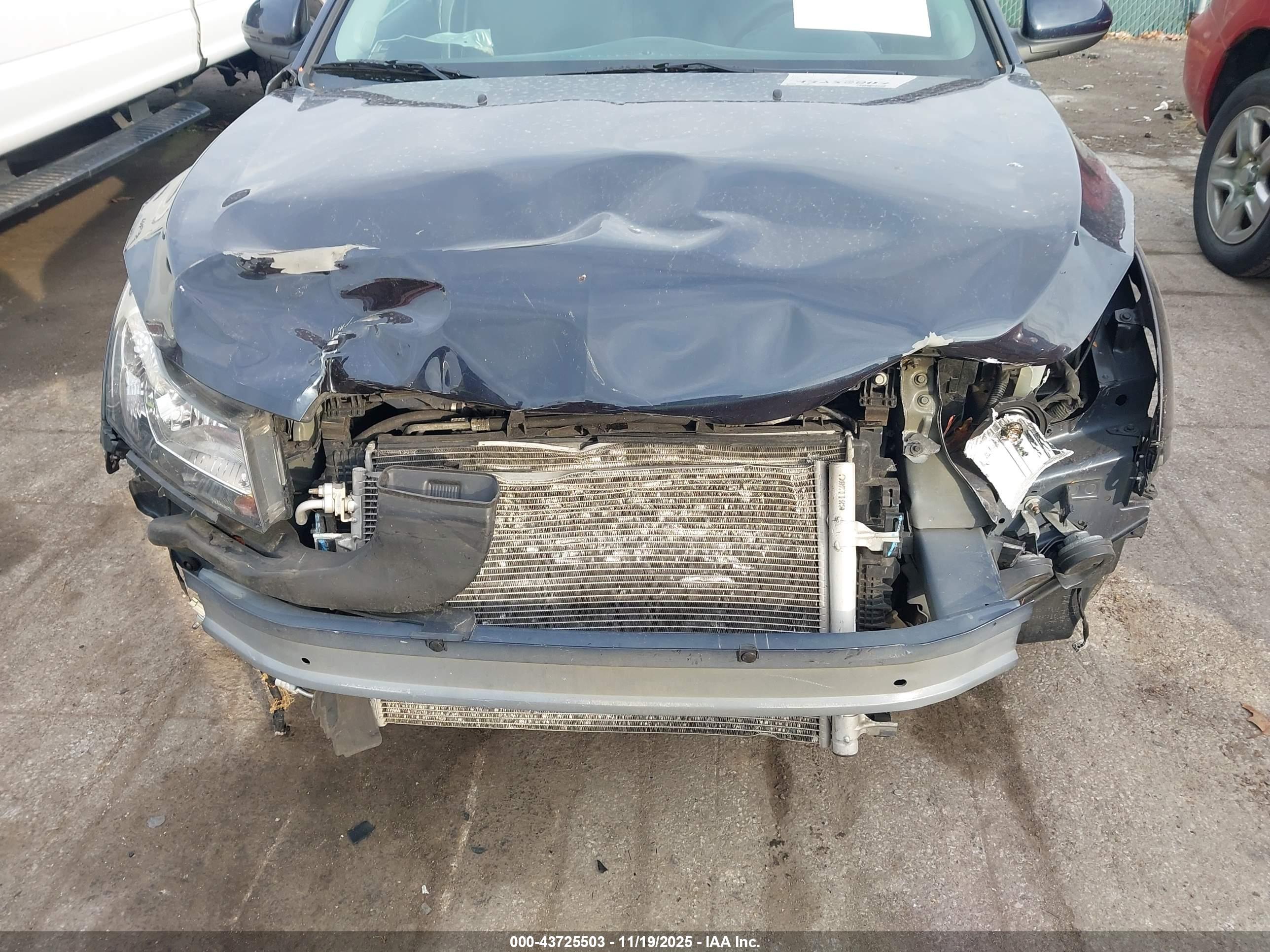 CHEVROLET CRUZE image 6