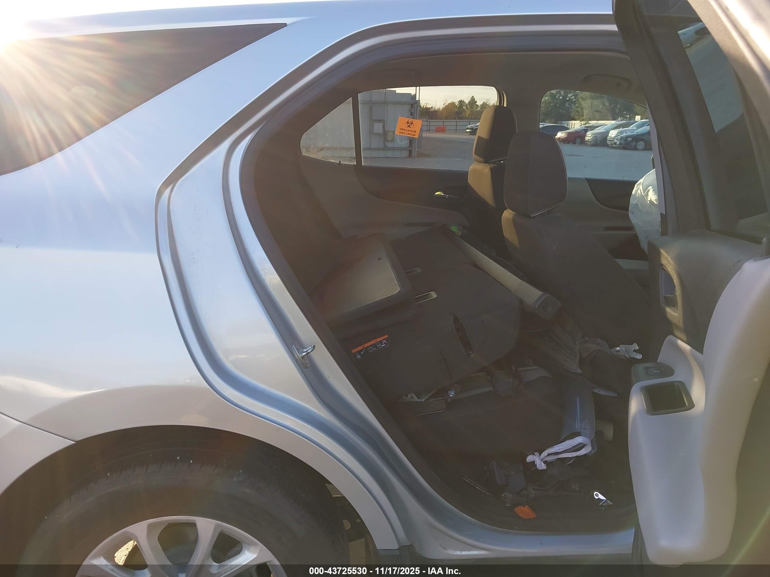 CHEVROLET EQUINOX image 8