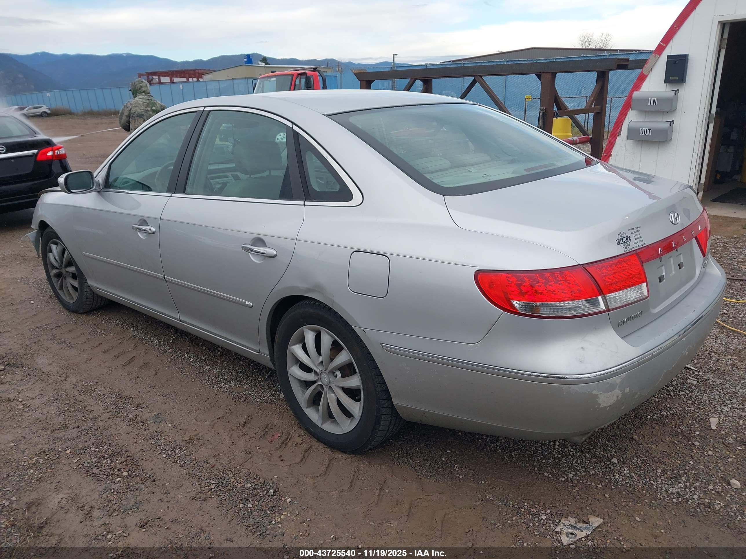 HYUNDAI AZERA image 3
