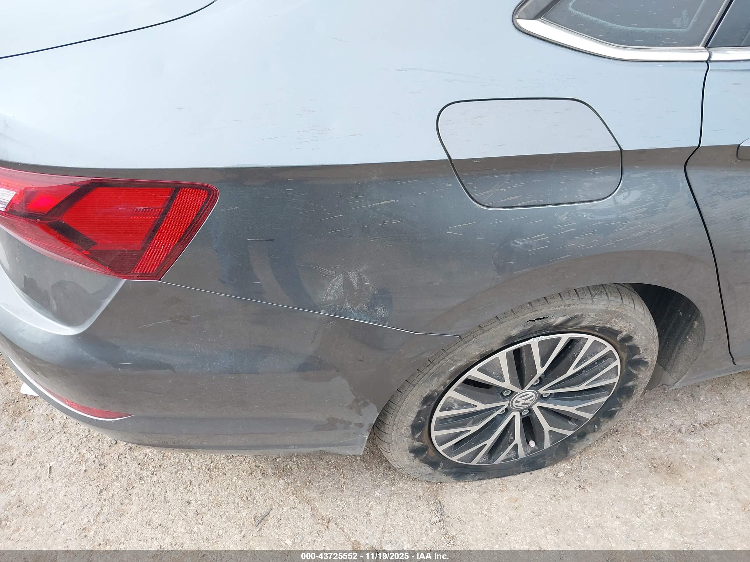 VOLKSWAGEN JETTA image 6