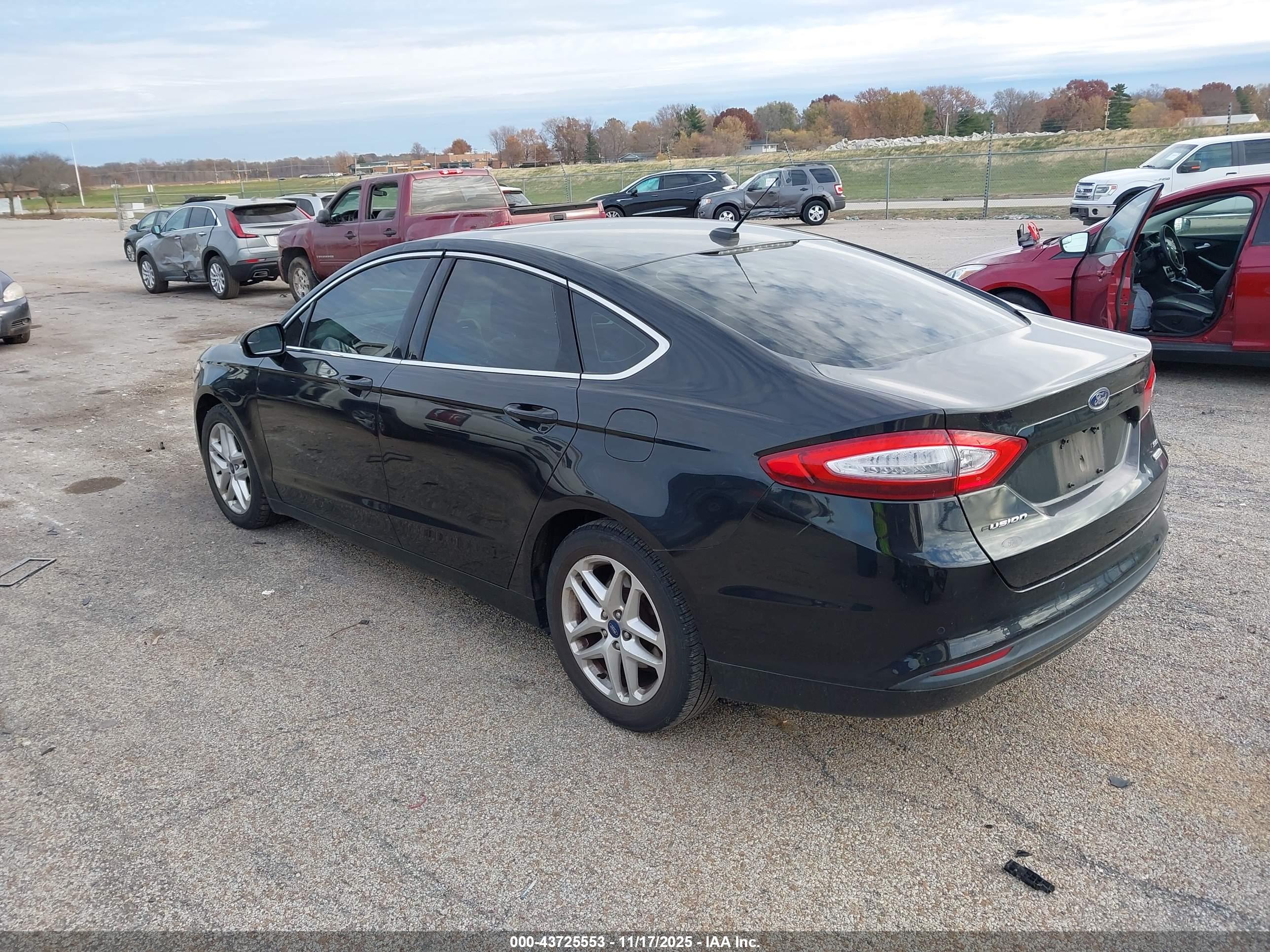 FORD FUSION image 3