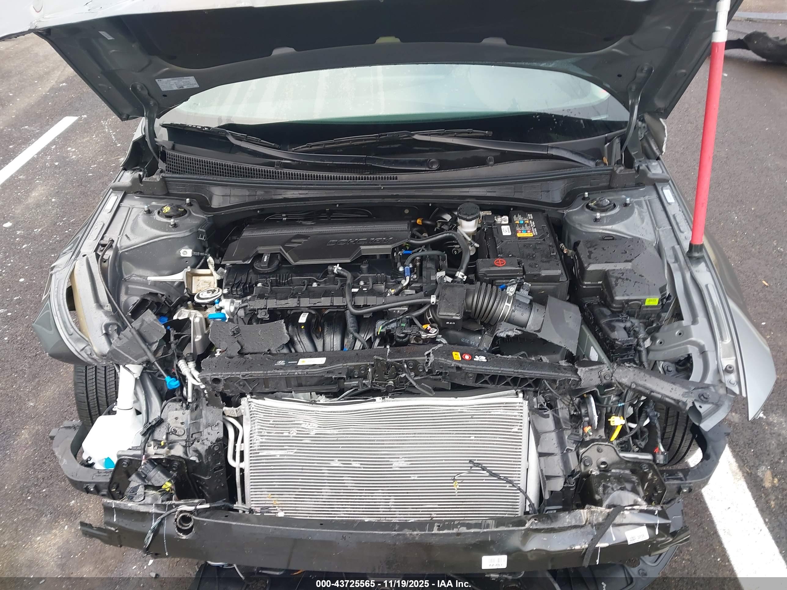 HYUNDAI ELANTRA image 10