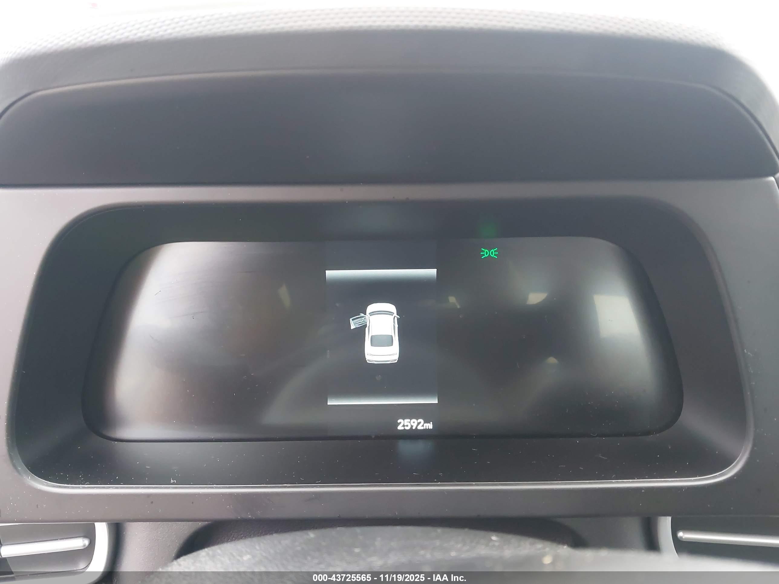 HYUNDAI ELANTRA image 7