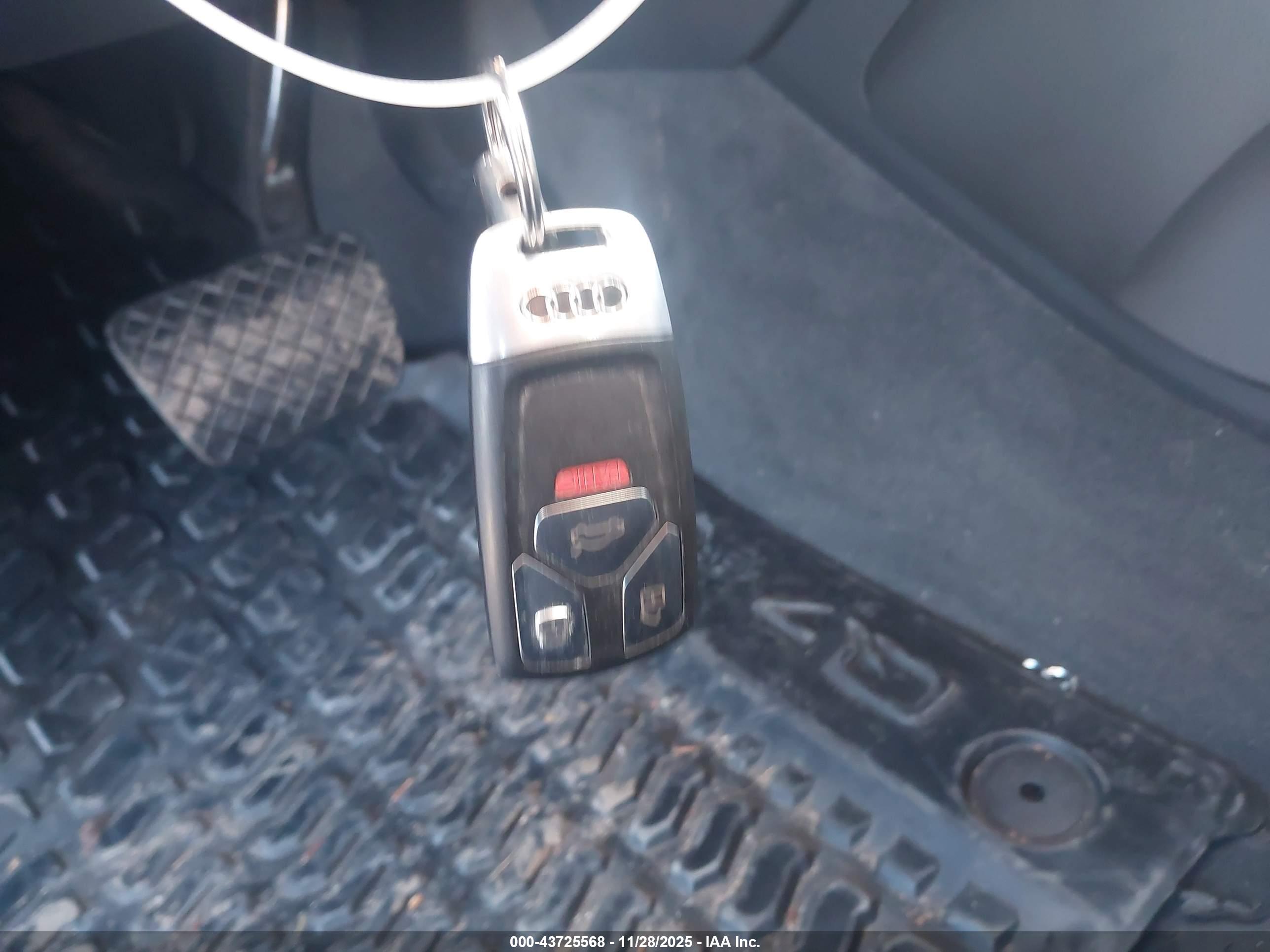 AUDI Q7 image 11