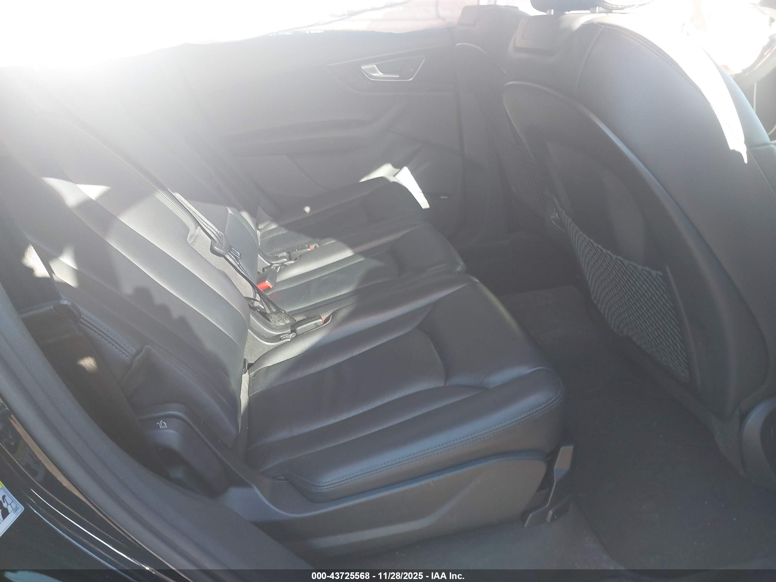 AUDI Q7 image 8
