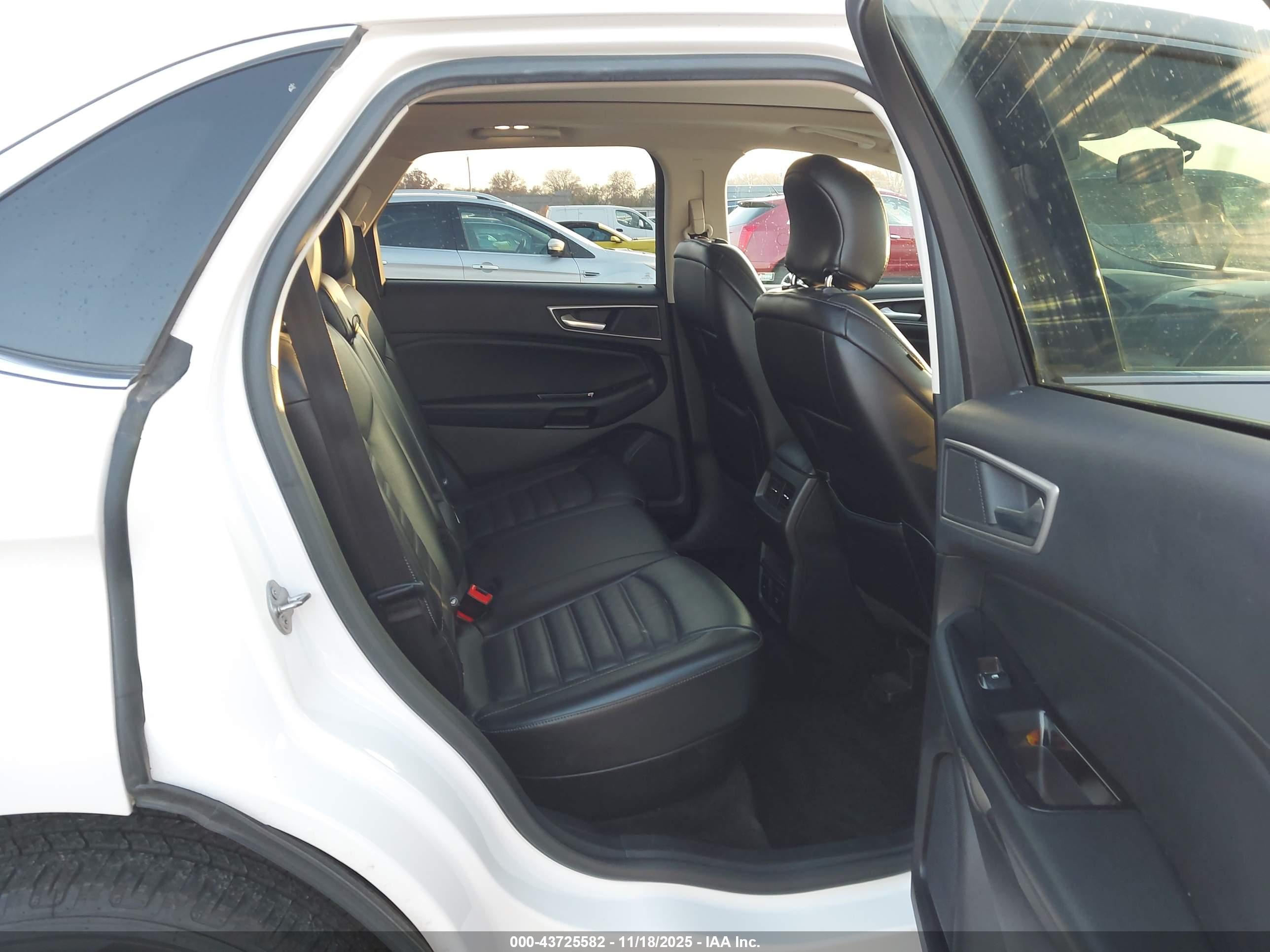 FORD EDGE image 8