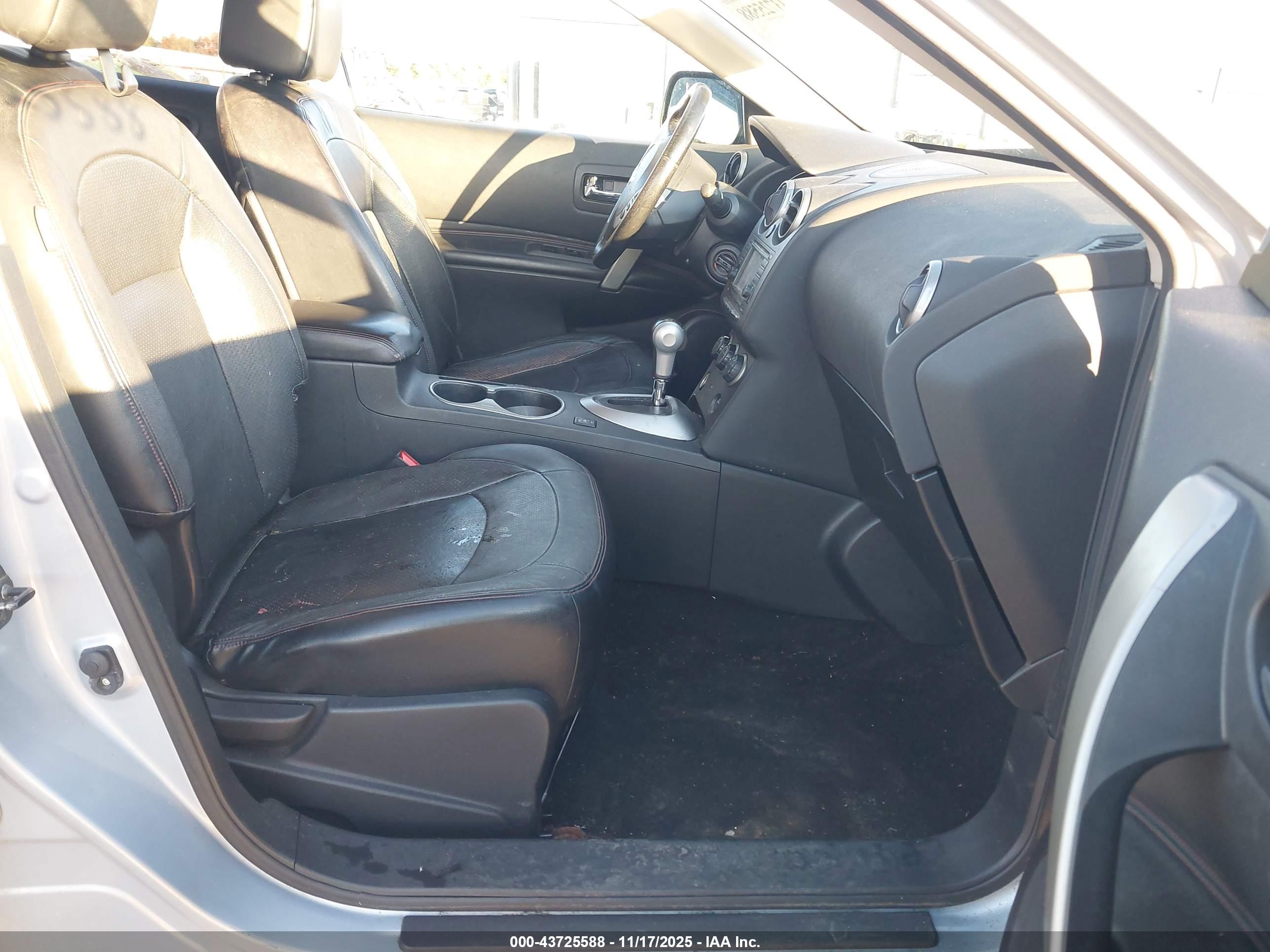 NISSAN ROGUE image 5