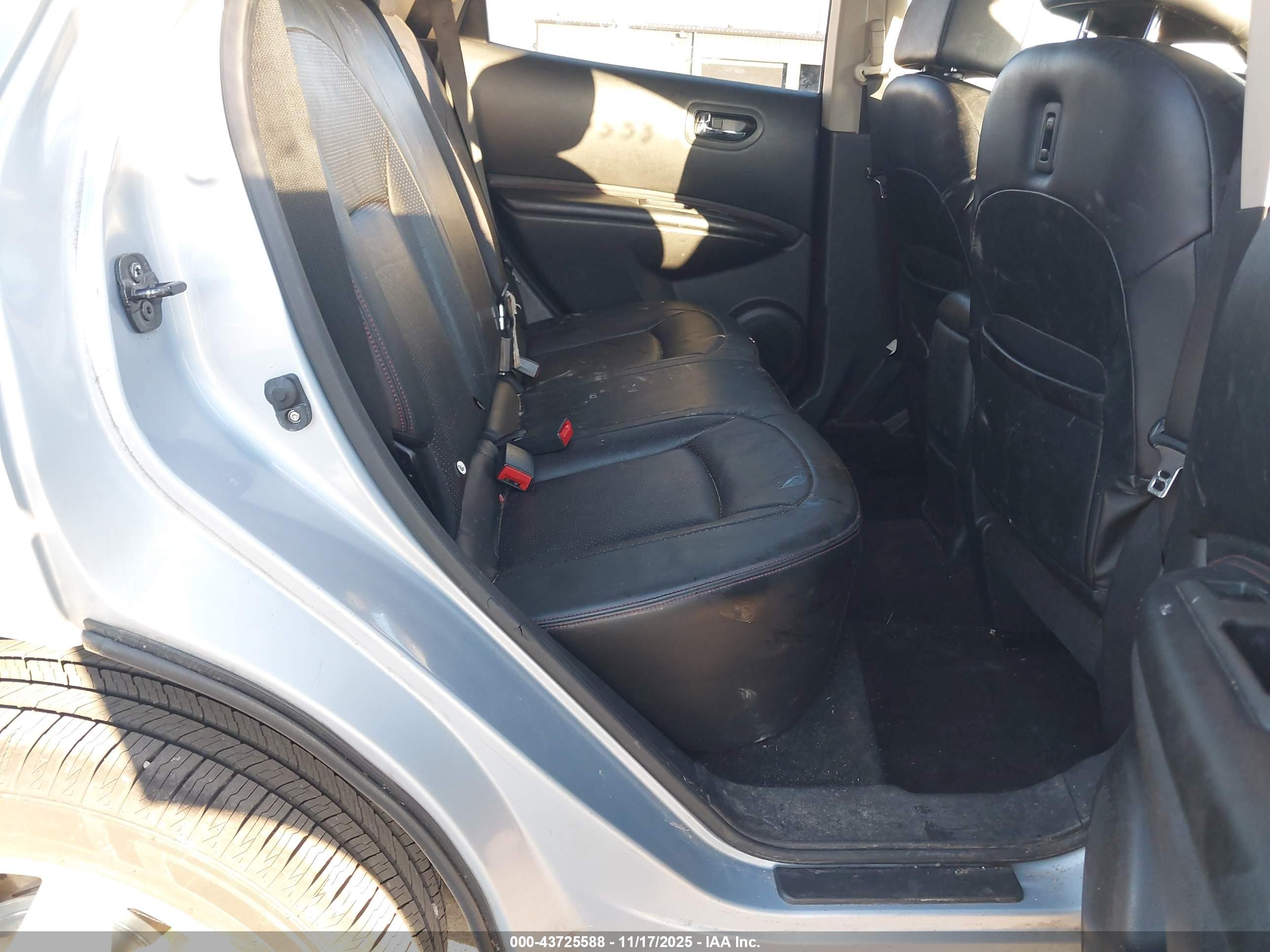 NISSAN ROGUE image 8