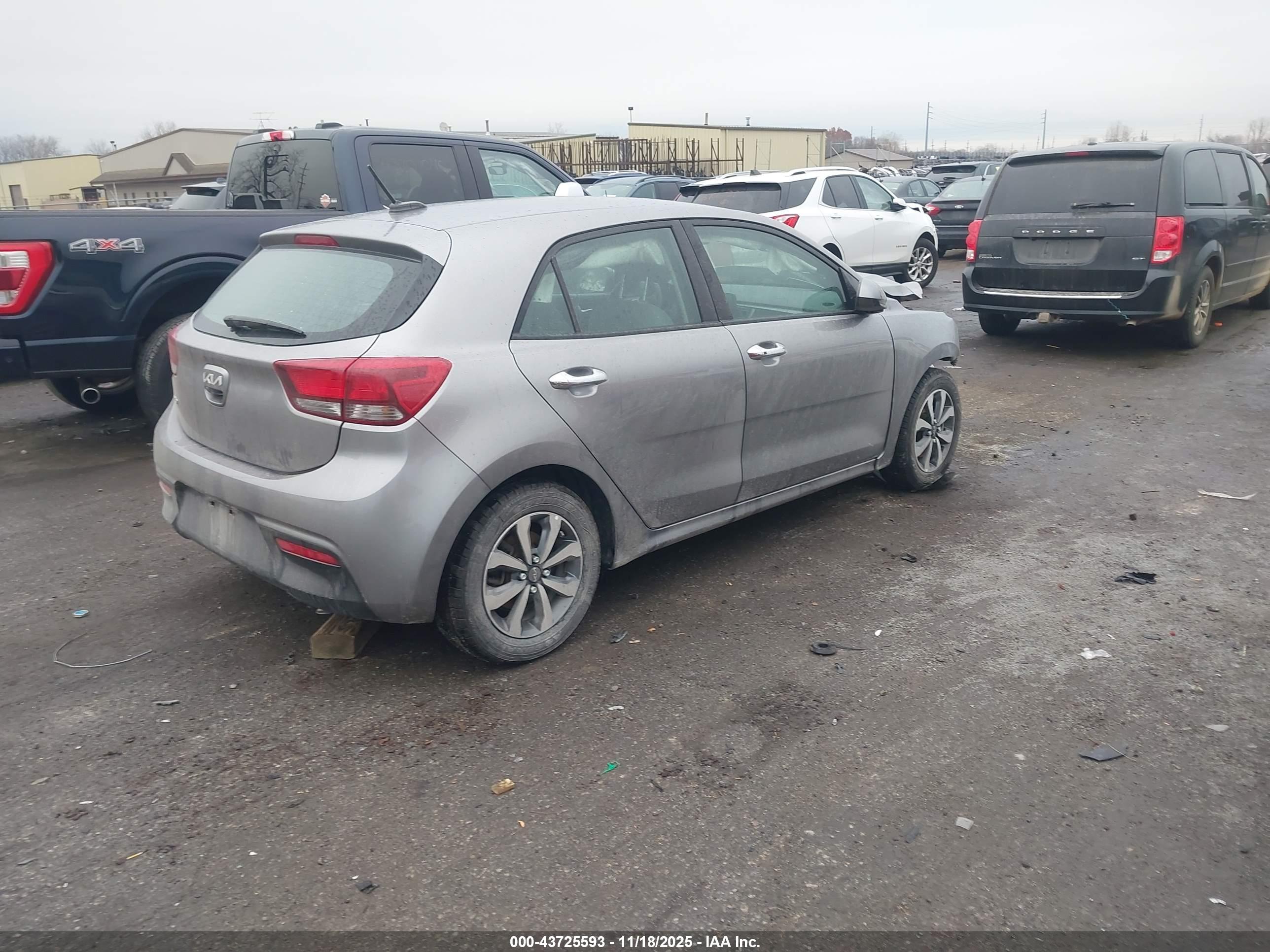 KIA RIO image 4