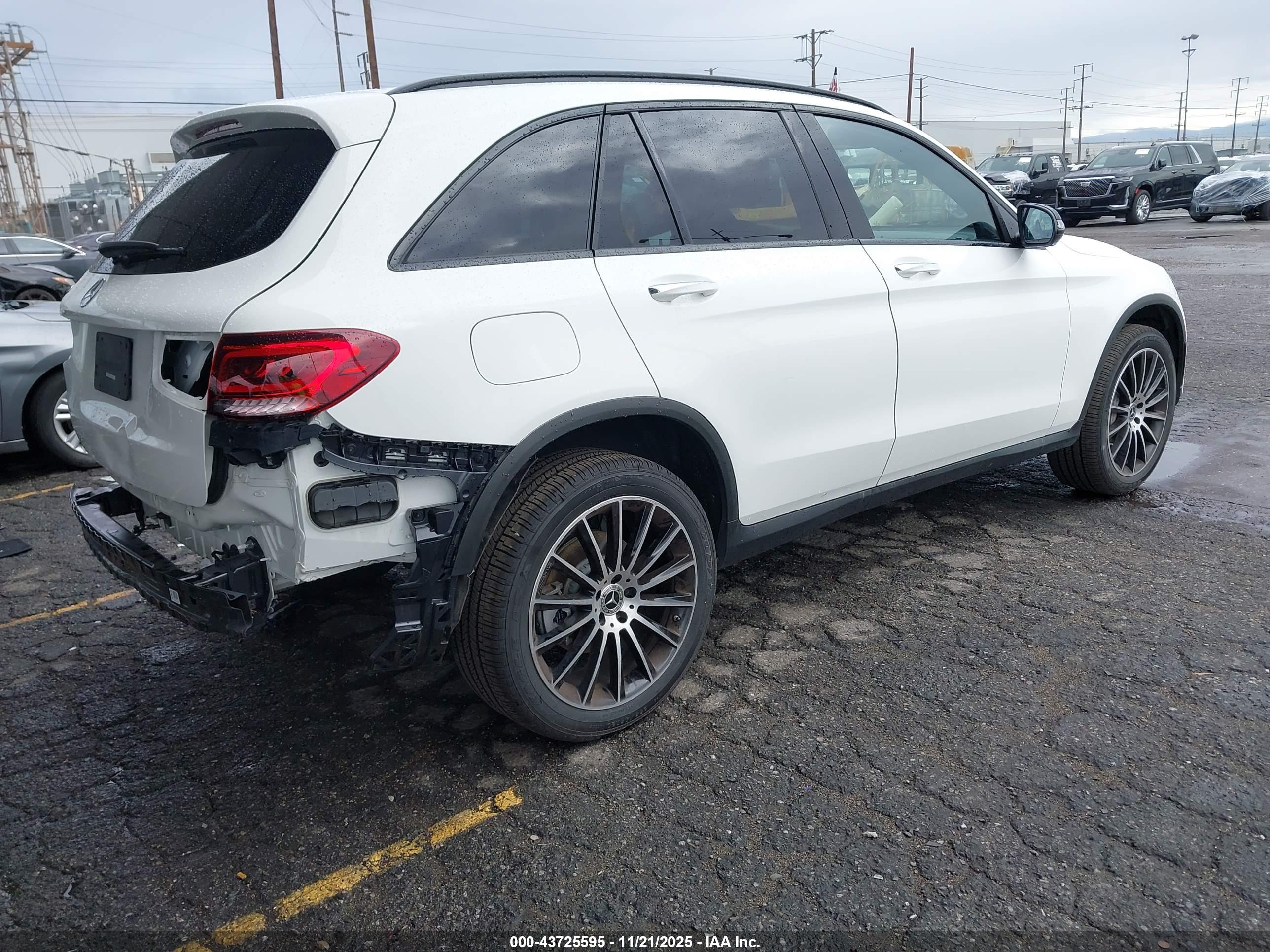 MERCEDES-BENZ GLC image 4