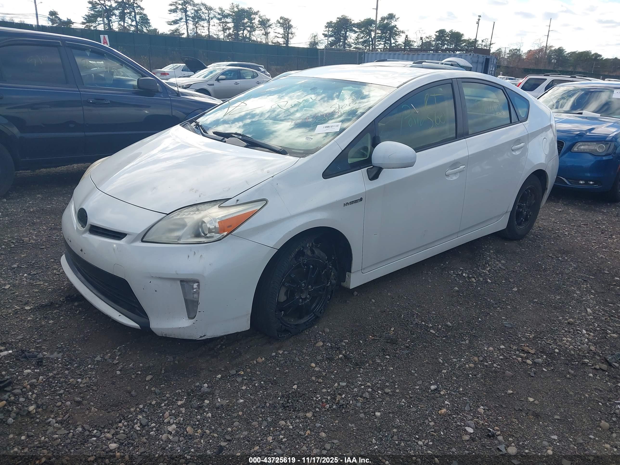 TOYOTA PRIUS image 2