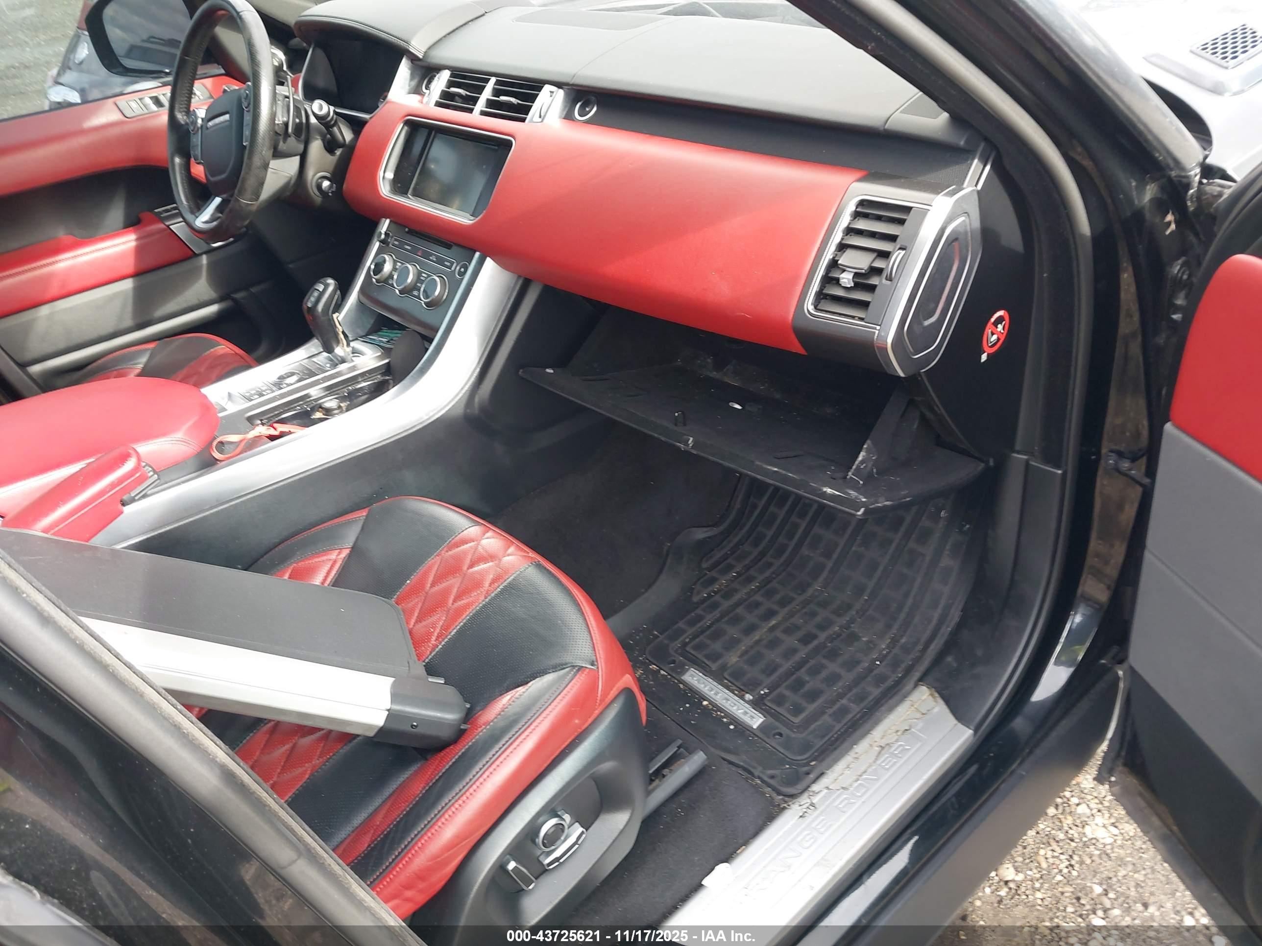 LAND ROVER image 5