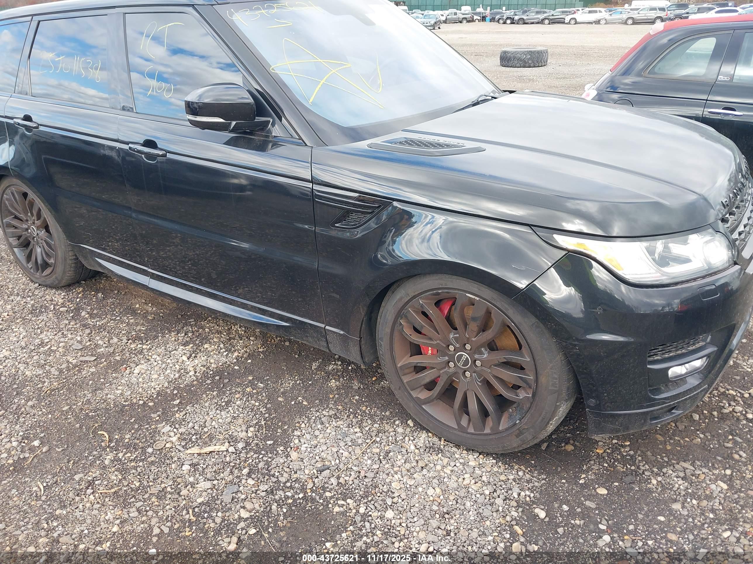 LAND ROVER image 6