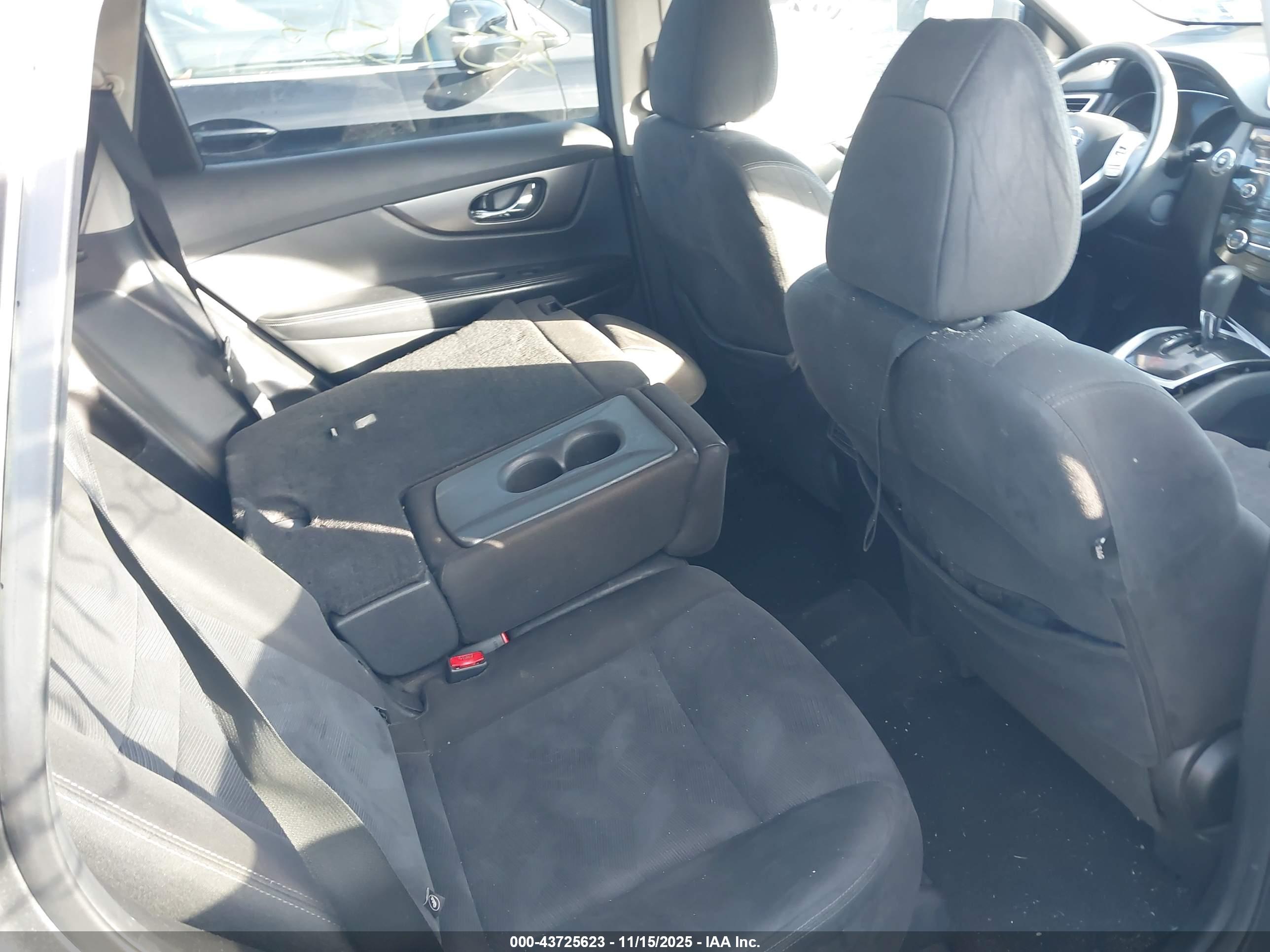 NISSAN ROGUE image 8