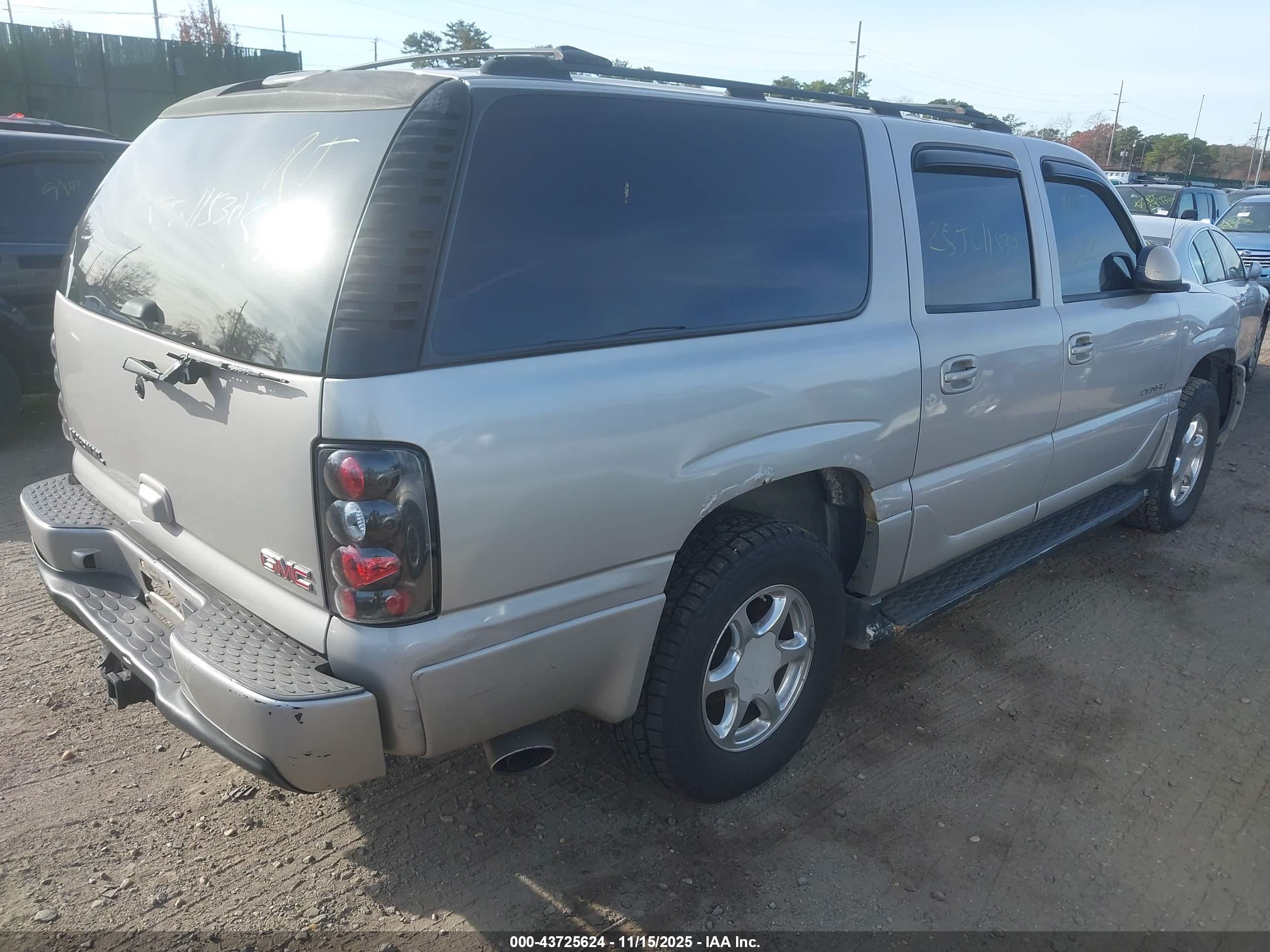 GMC YUKON image 4