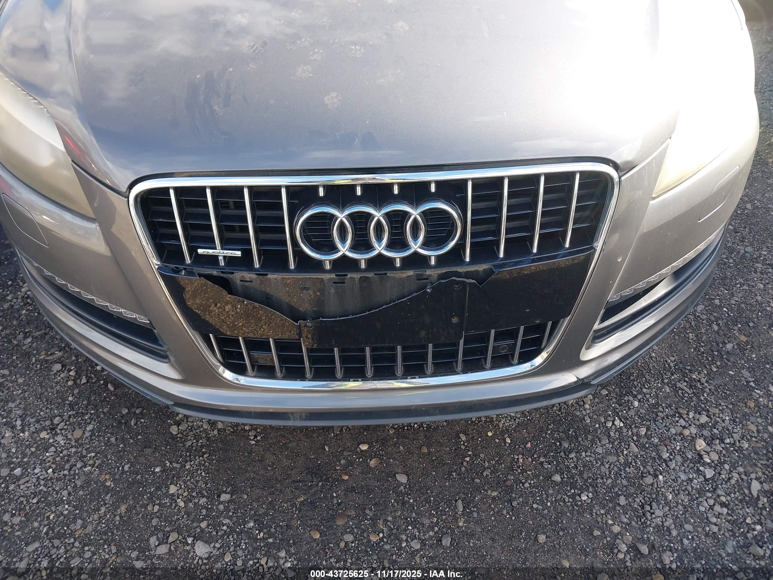AUDI Q7 image 6