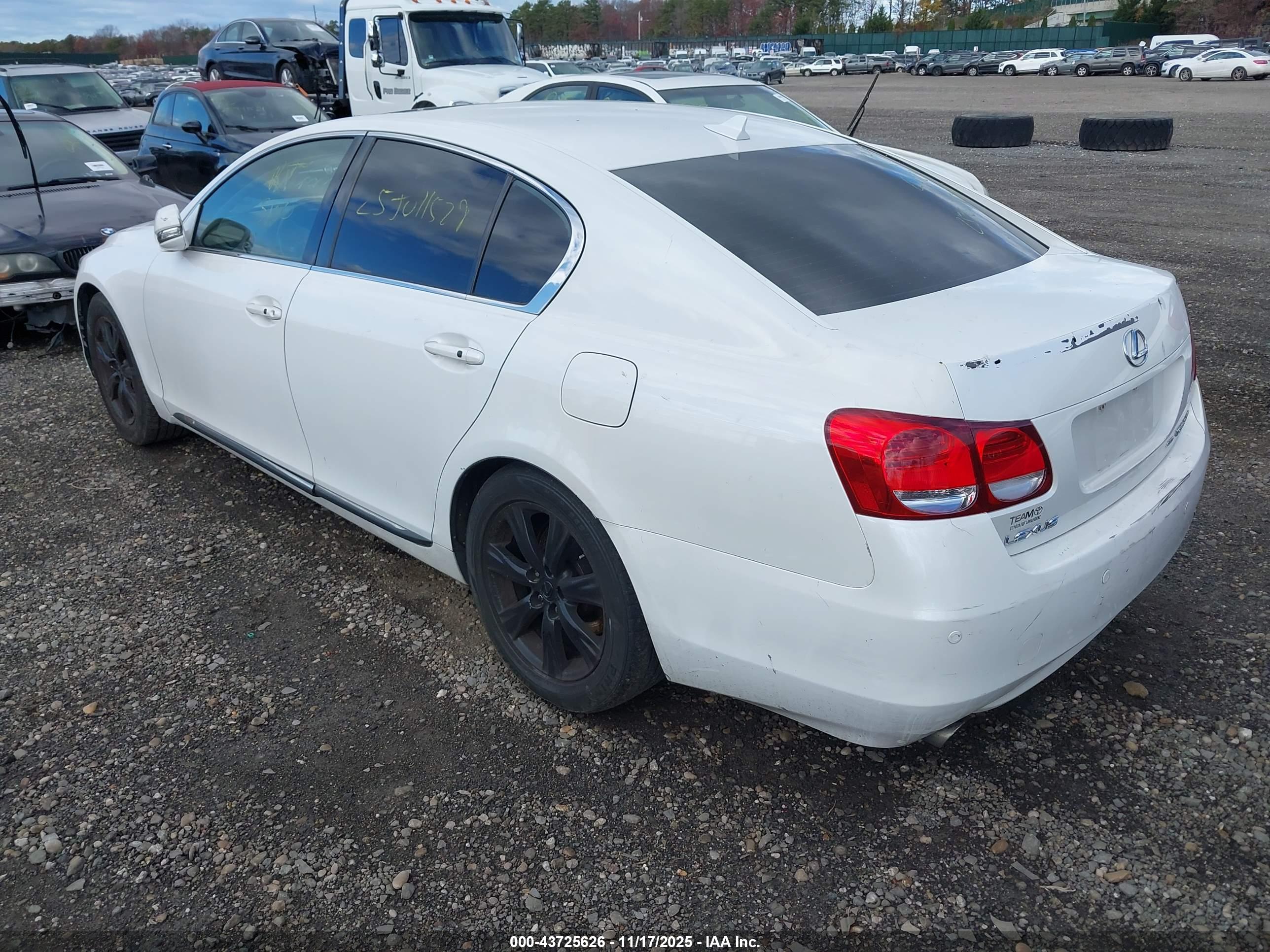 LEXUS GS image 3