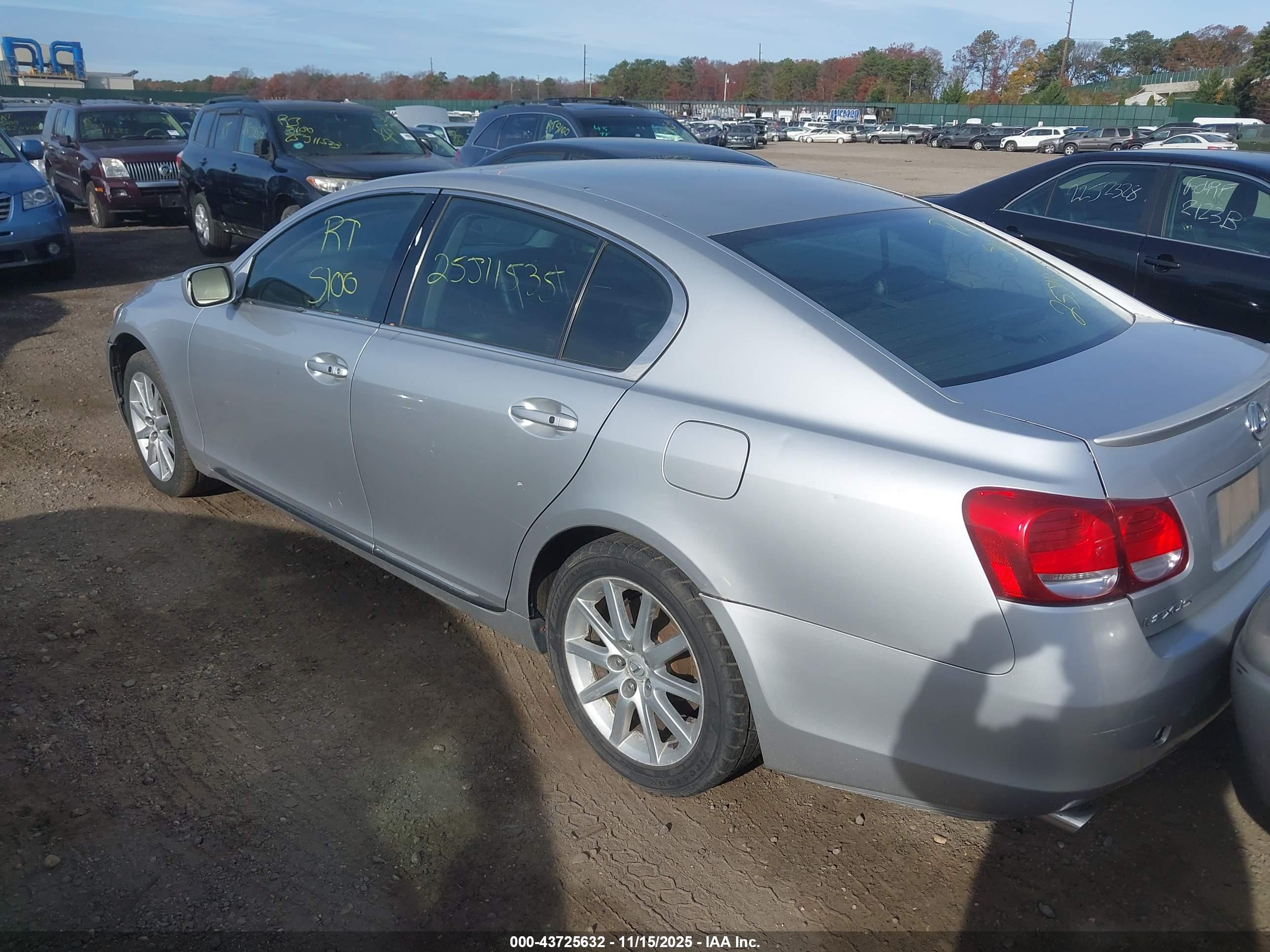 LEXUS GS image 3