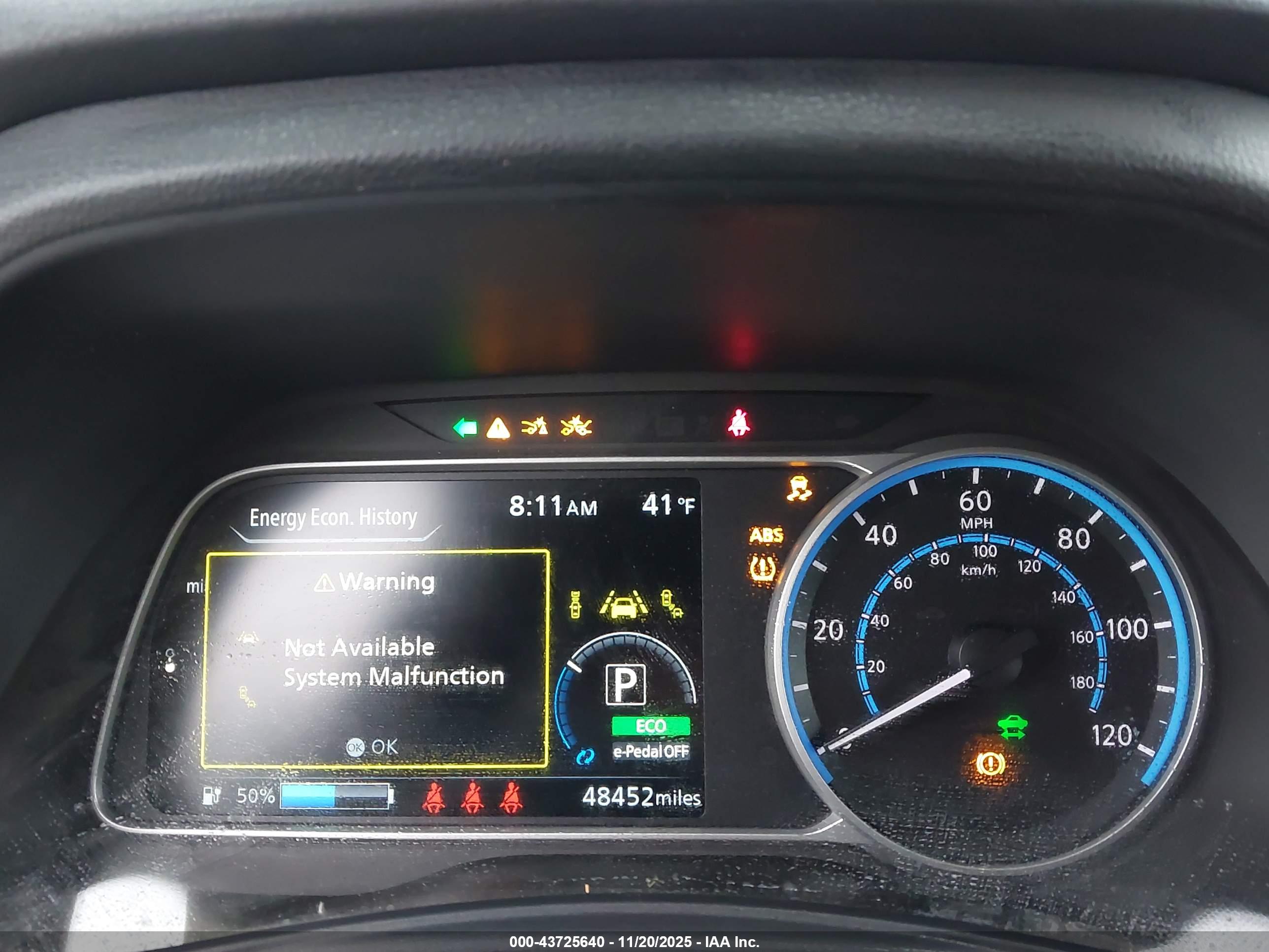 NISSAN LEAF image 7