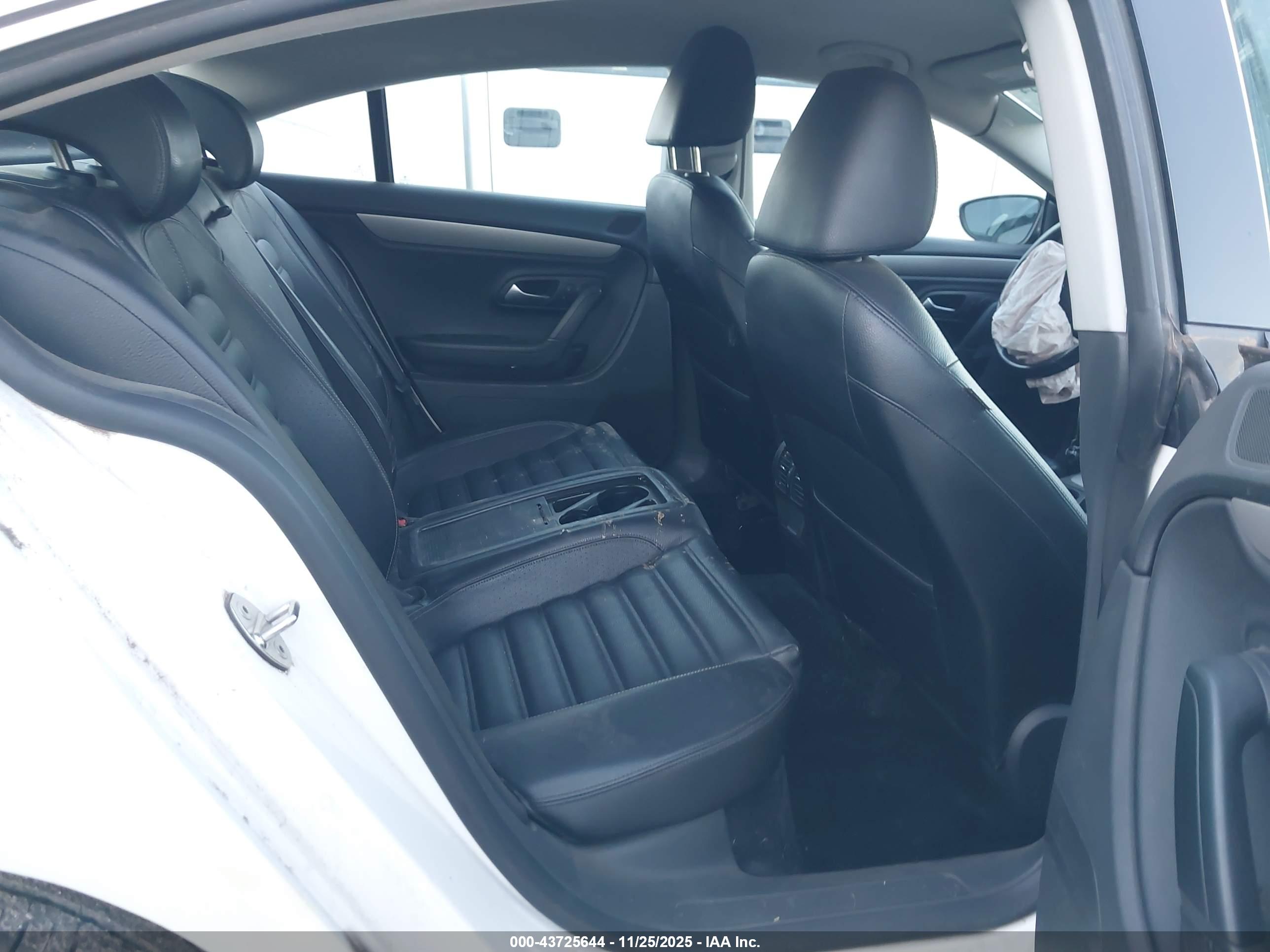 VOLKSWAGEN CC image 8