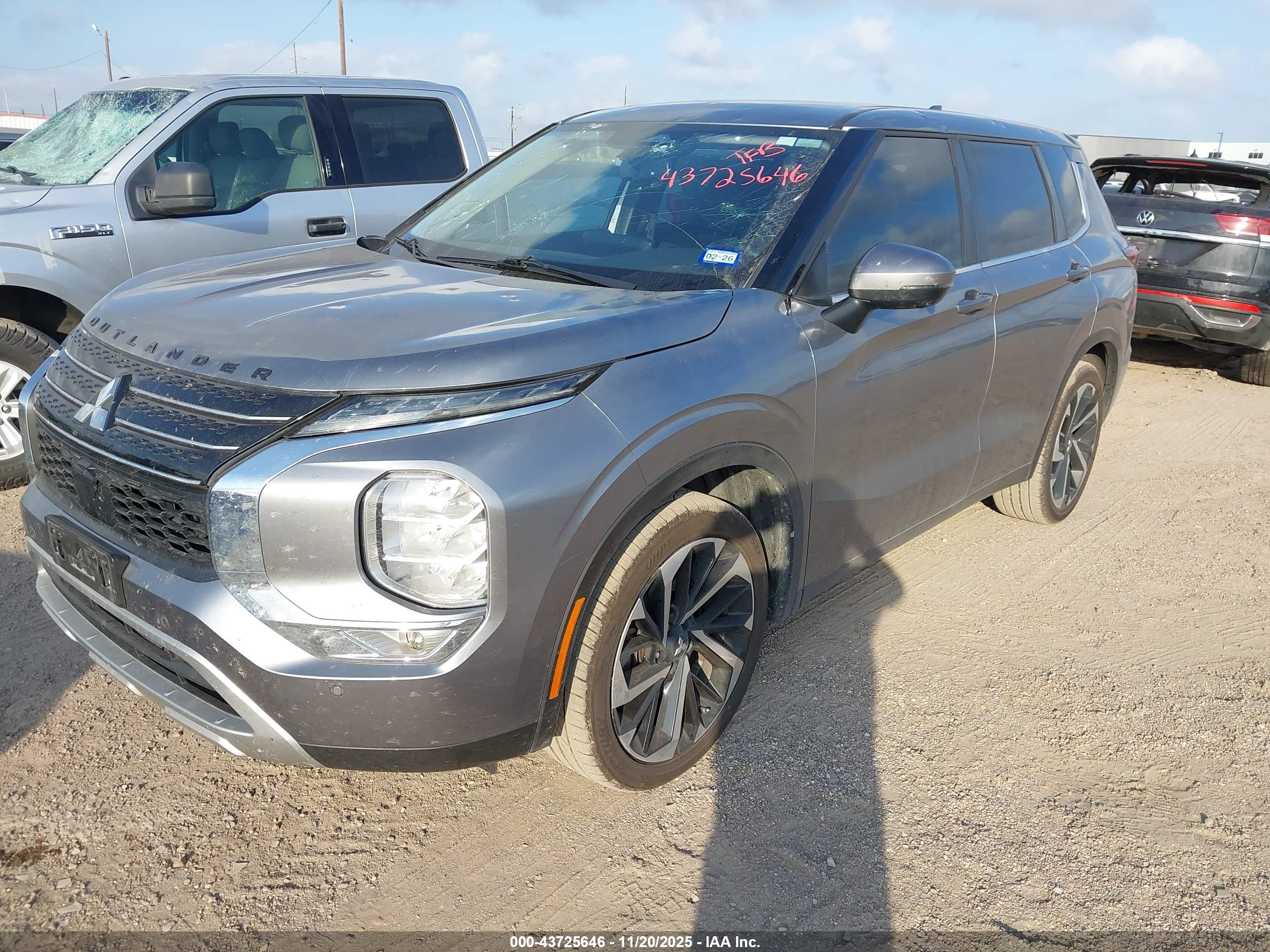 MITSUBISHI OUTLANDER image 2