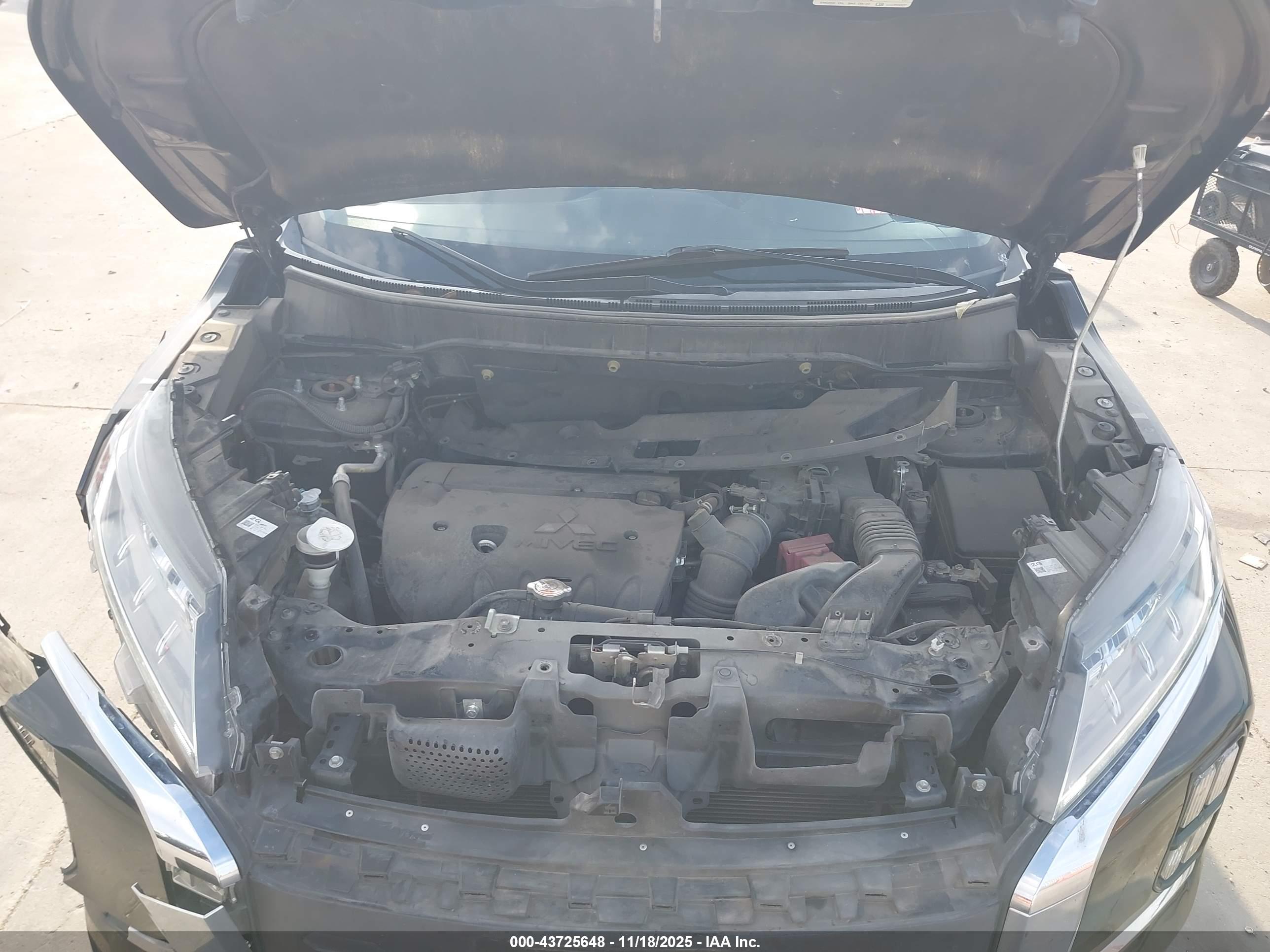 MITSUBISHI OUTLANDER image 10