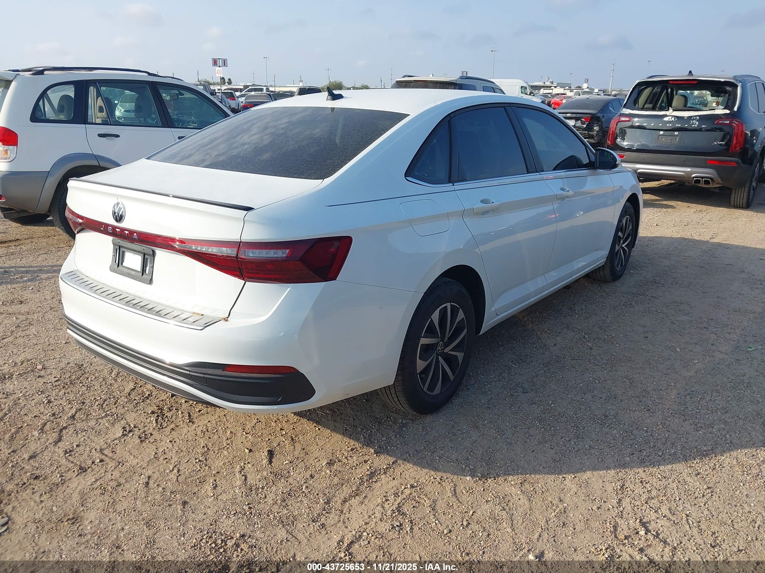 VOLKSWAGEN JETTA image 4