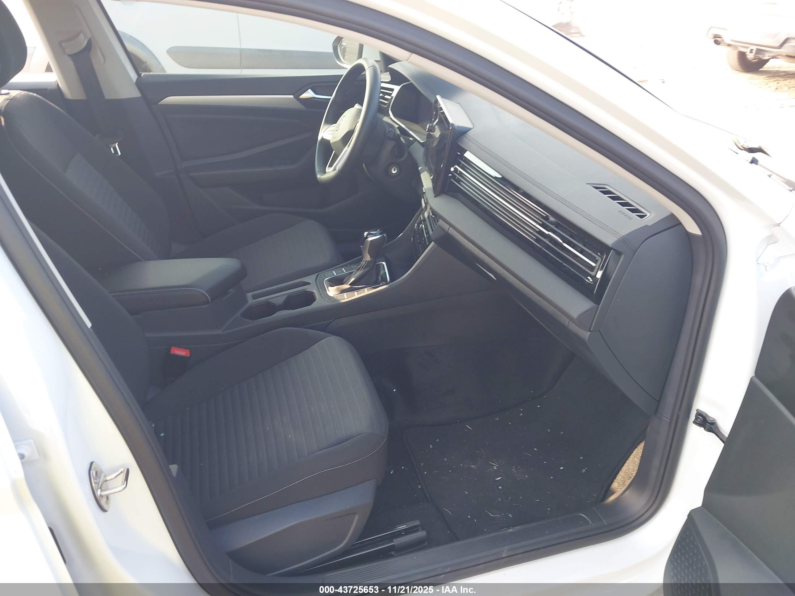 VOLKSWAGEN JETTA image 5