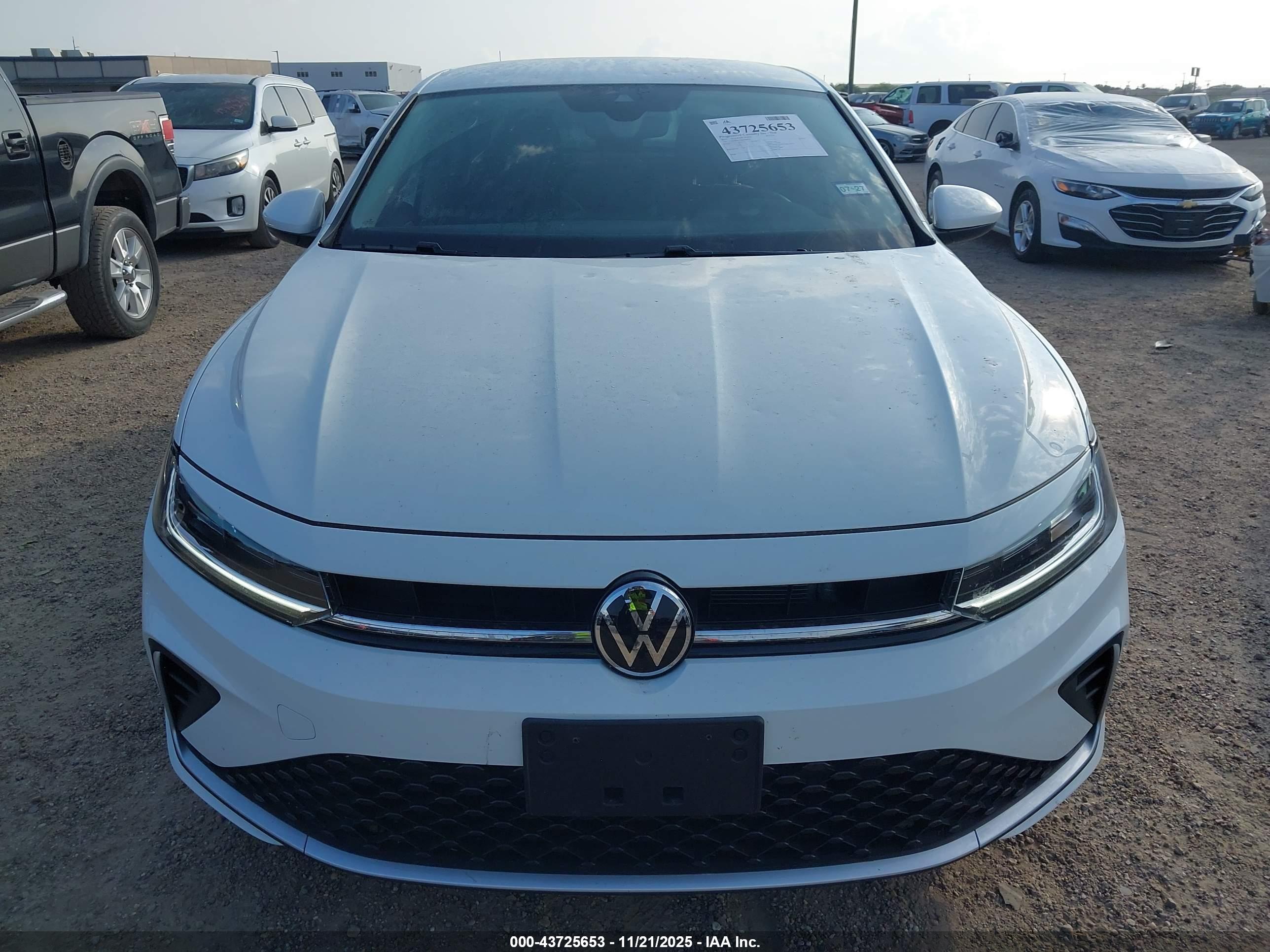 VOLKSWAGEN JETTA image 6