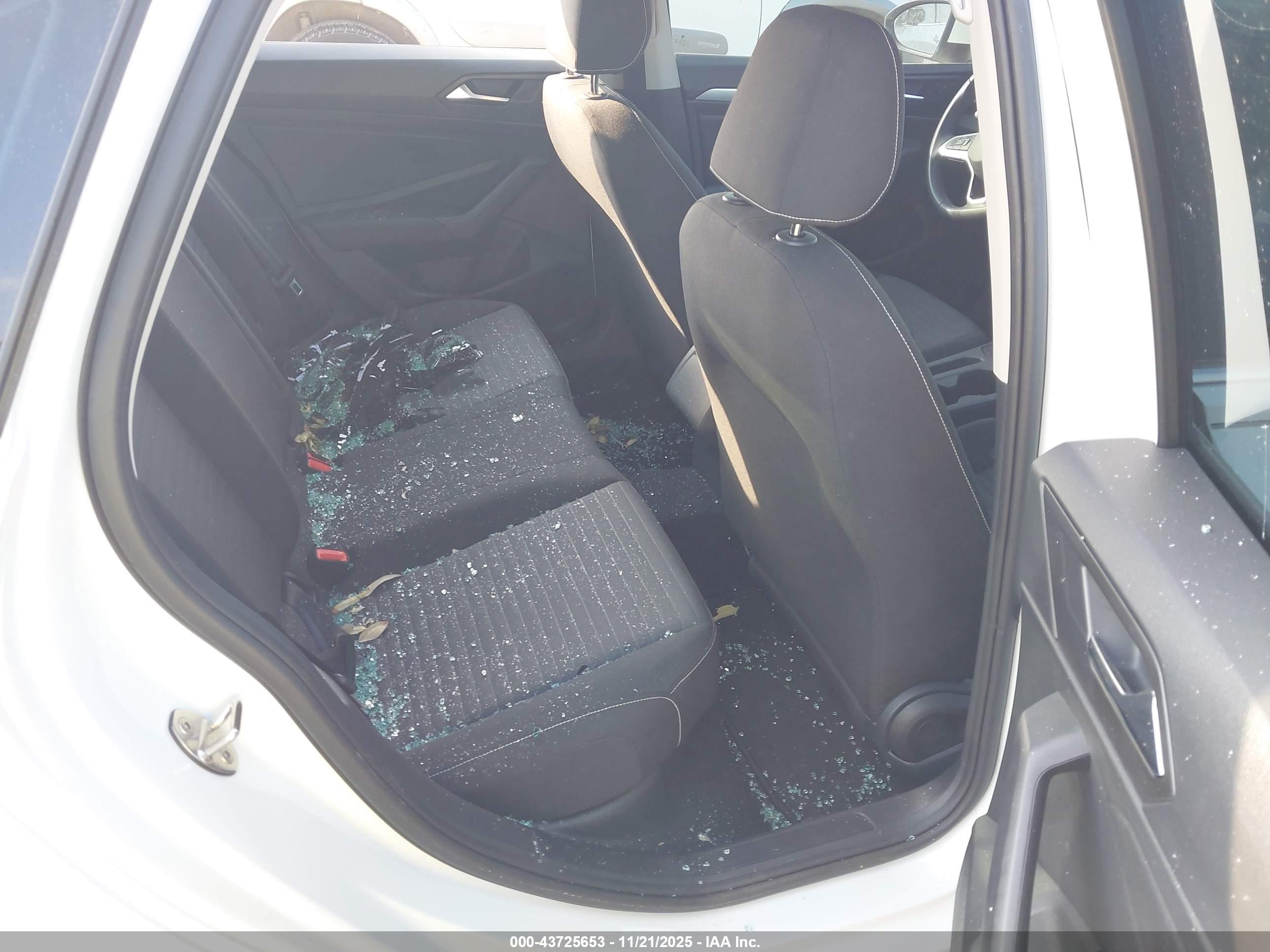 VOLKSWAGEN JETTA image 8
