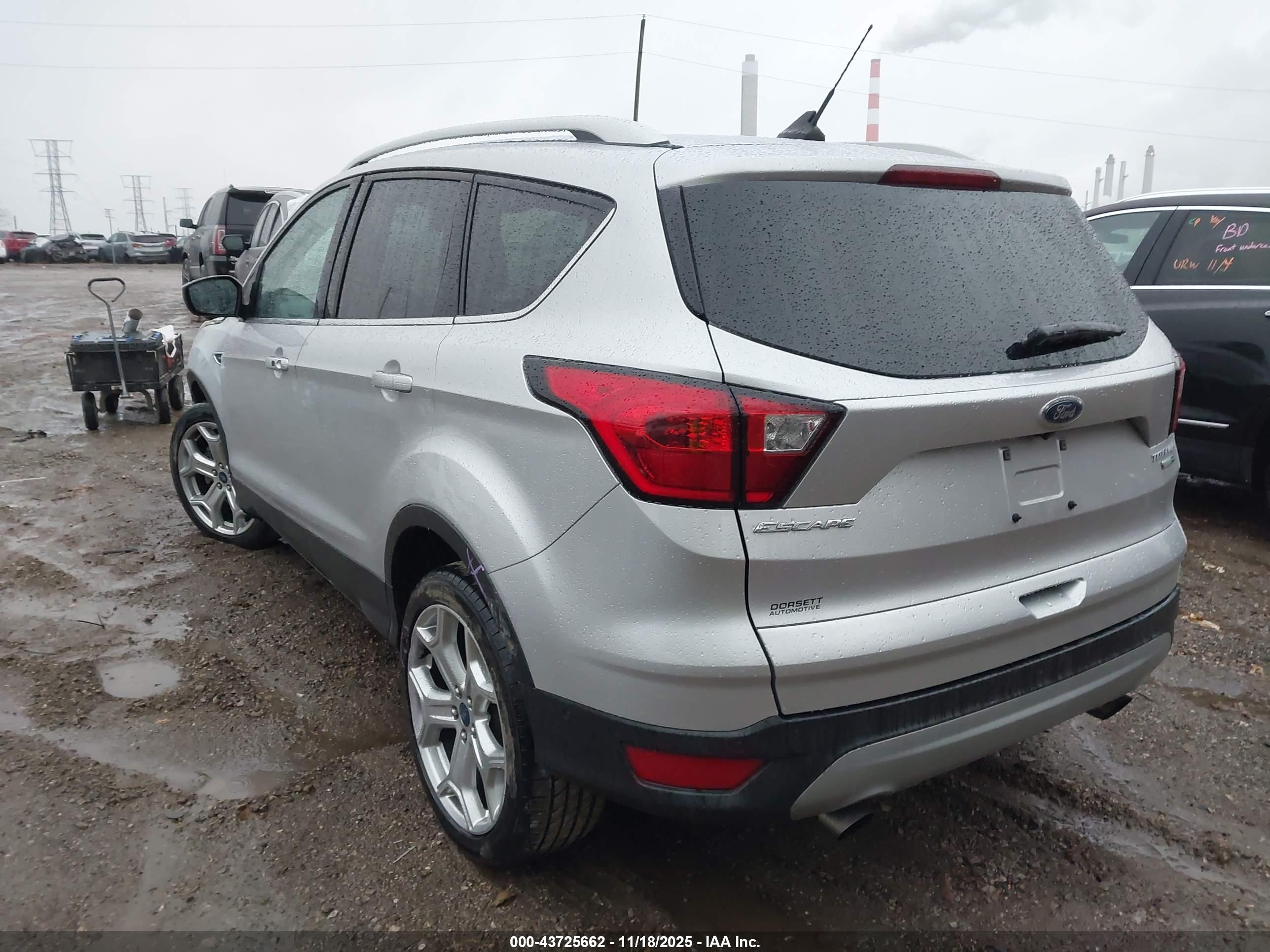 FORD ESCAPE image 3