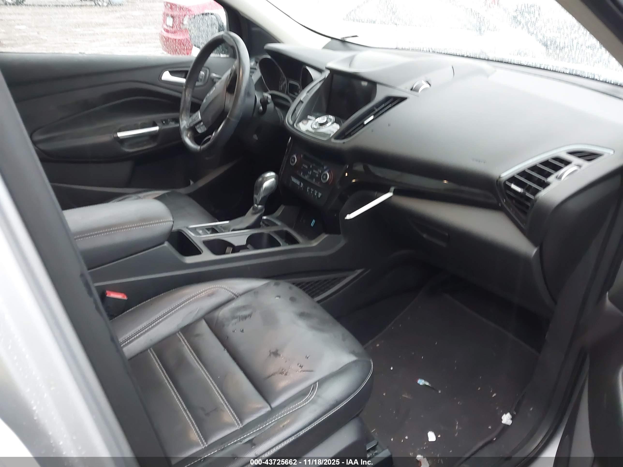 FORD ESCAPE image 5