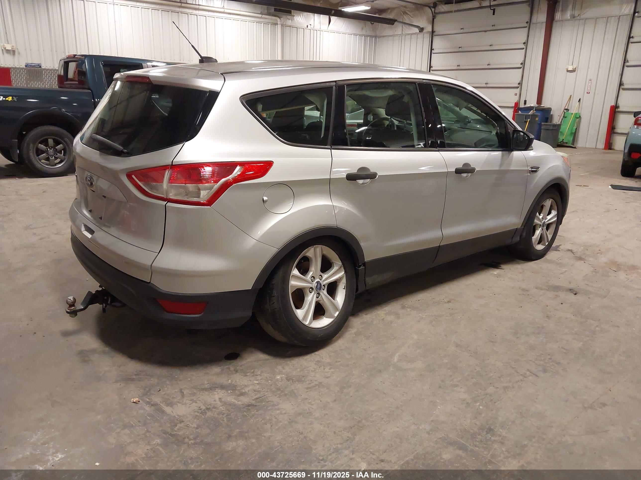 FORD ESCAPE image 4