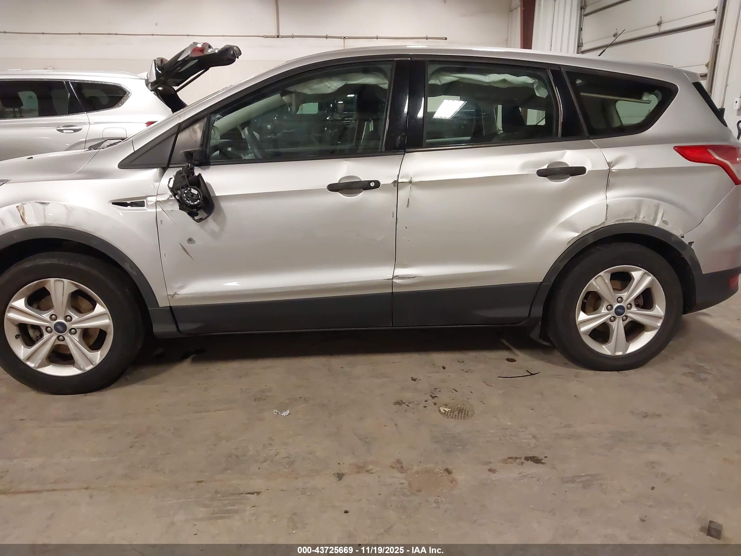 FORD ESCAPE image 6