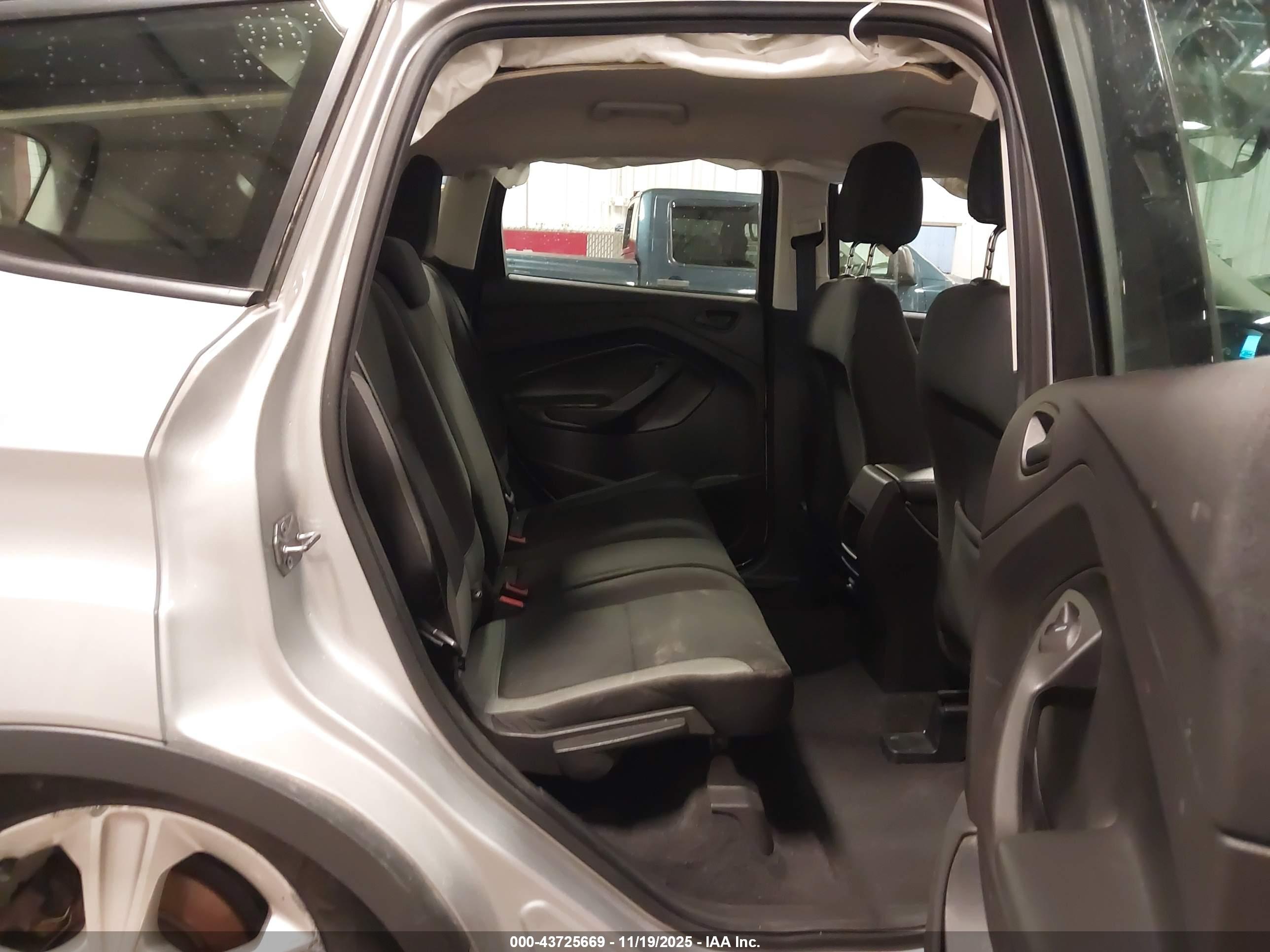 FORD ESCAPE image 8