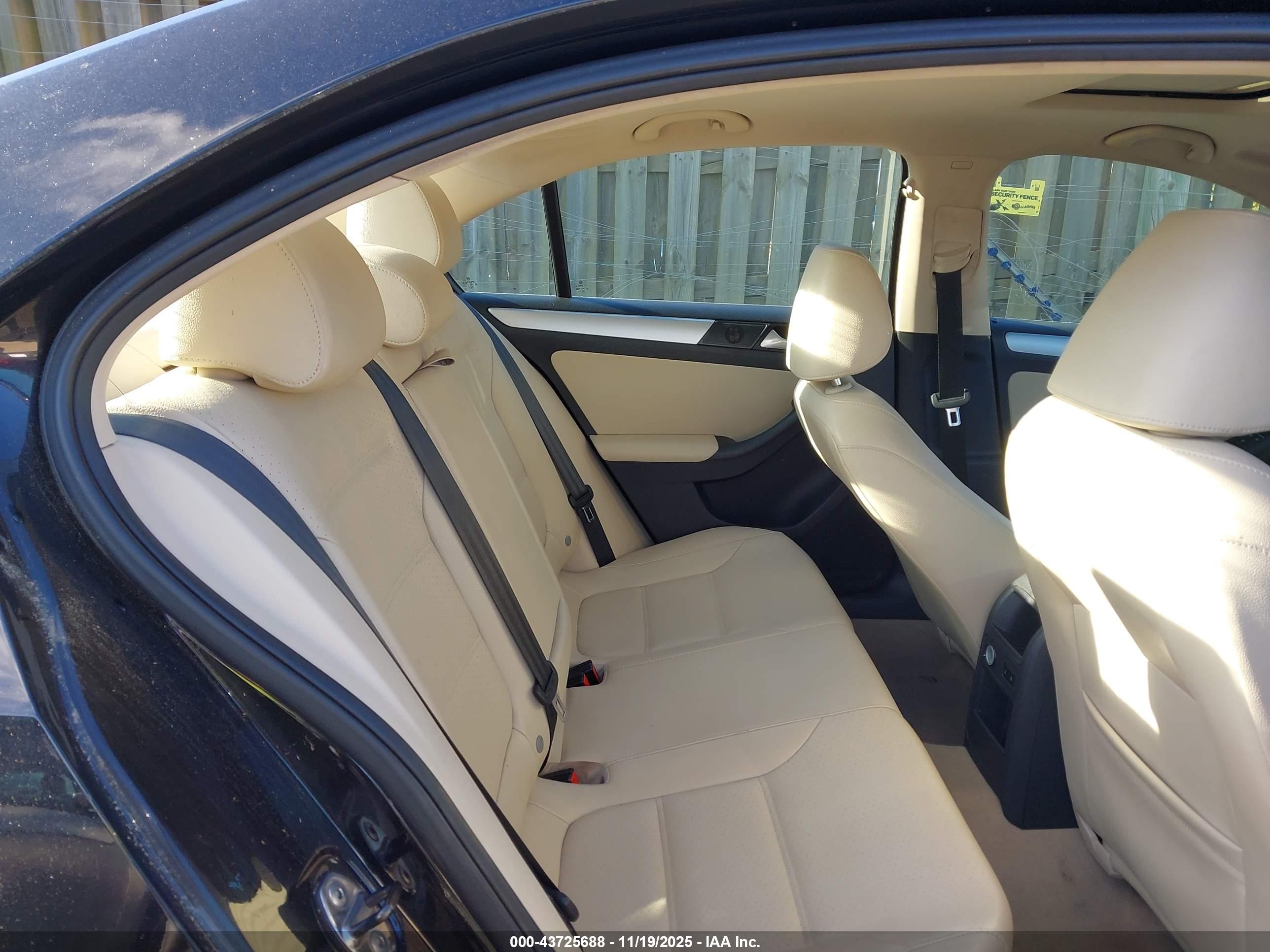 VOLKSWAGEN JETTA image 8