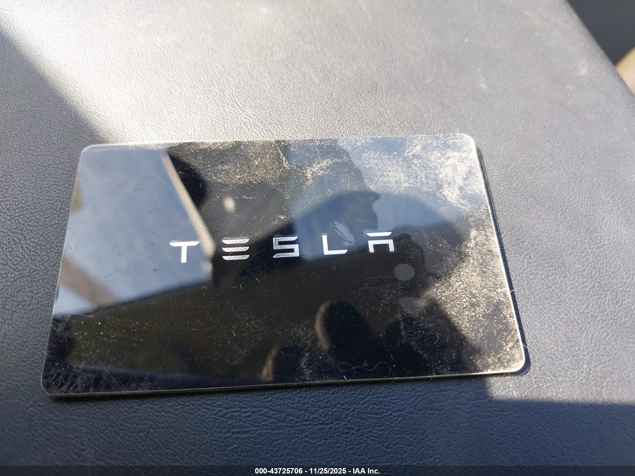 TESLA MODEL image 11