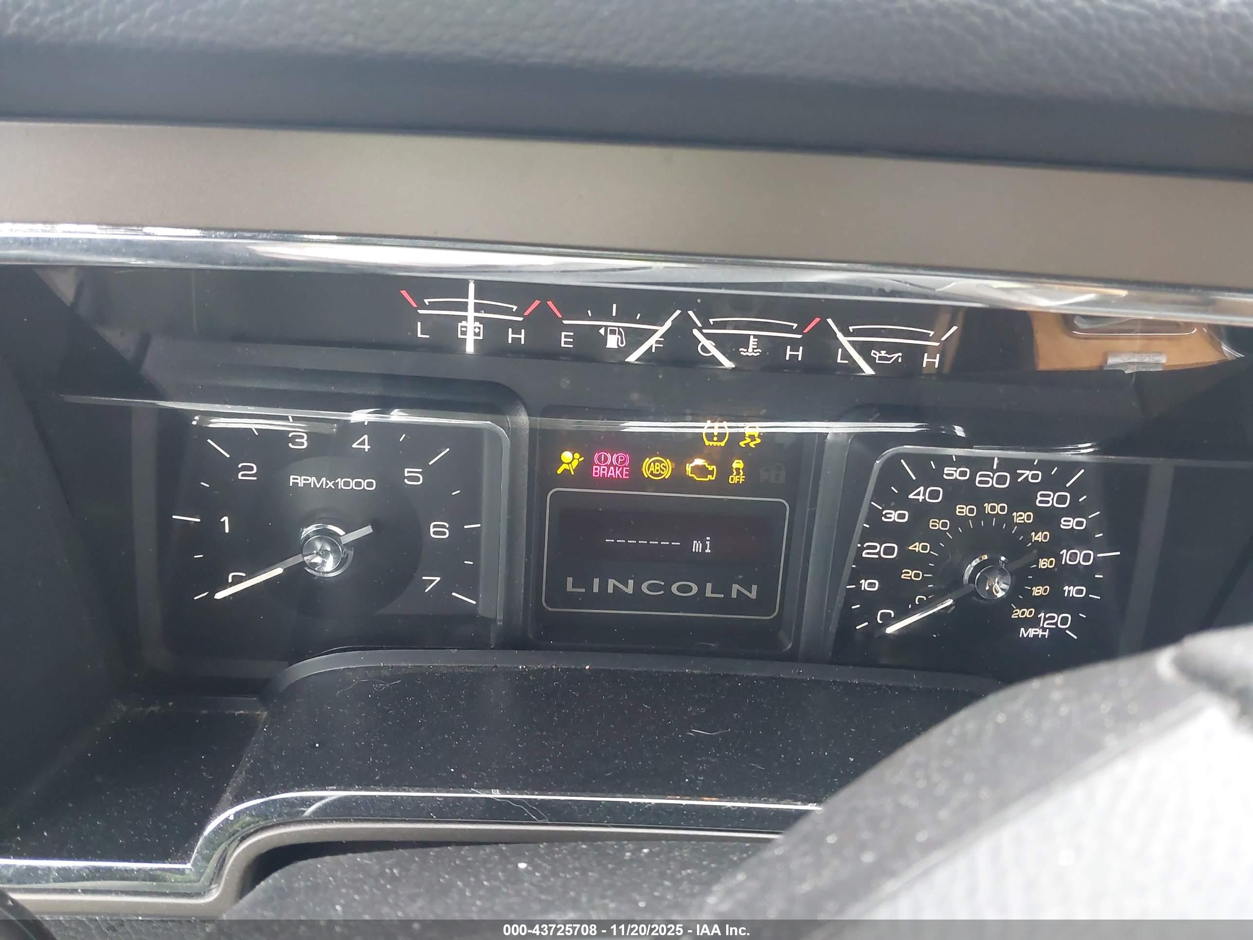 LINCOLN NAVIGATOR image 7