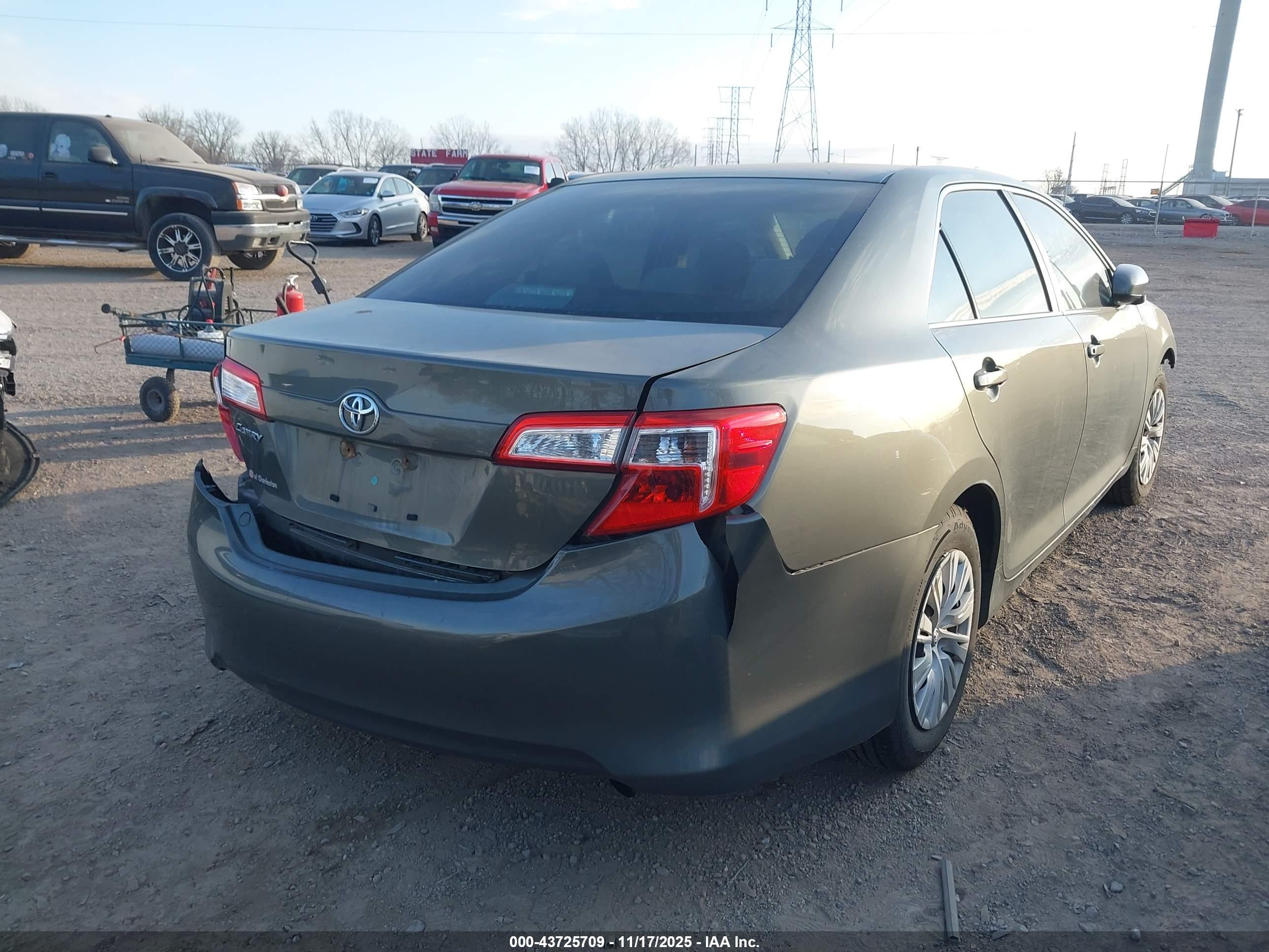 TOYOTA CAMRY image 4