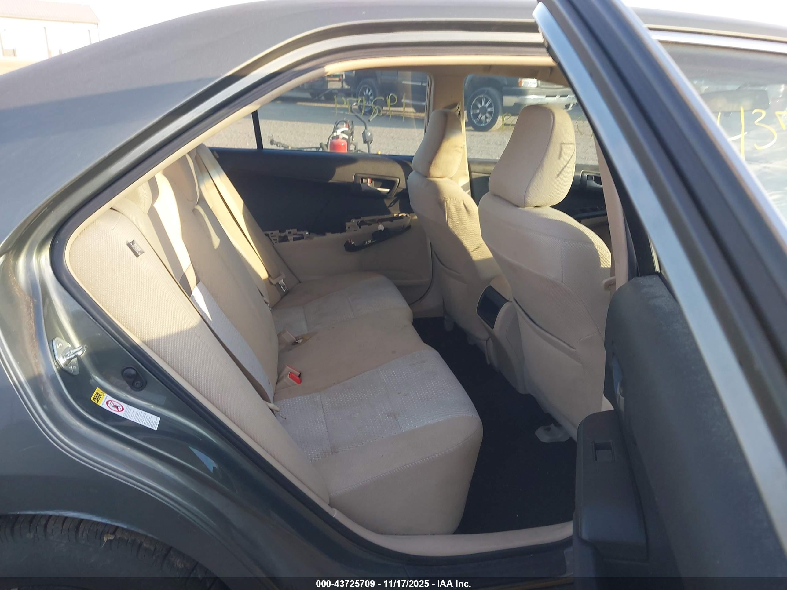 TOYOTA CAMRY image 8
