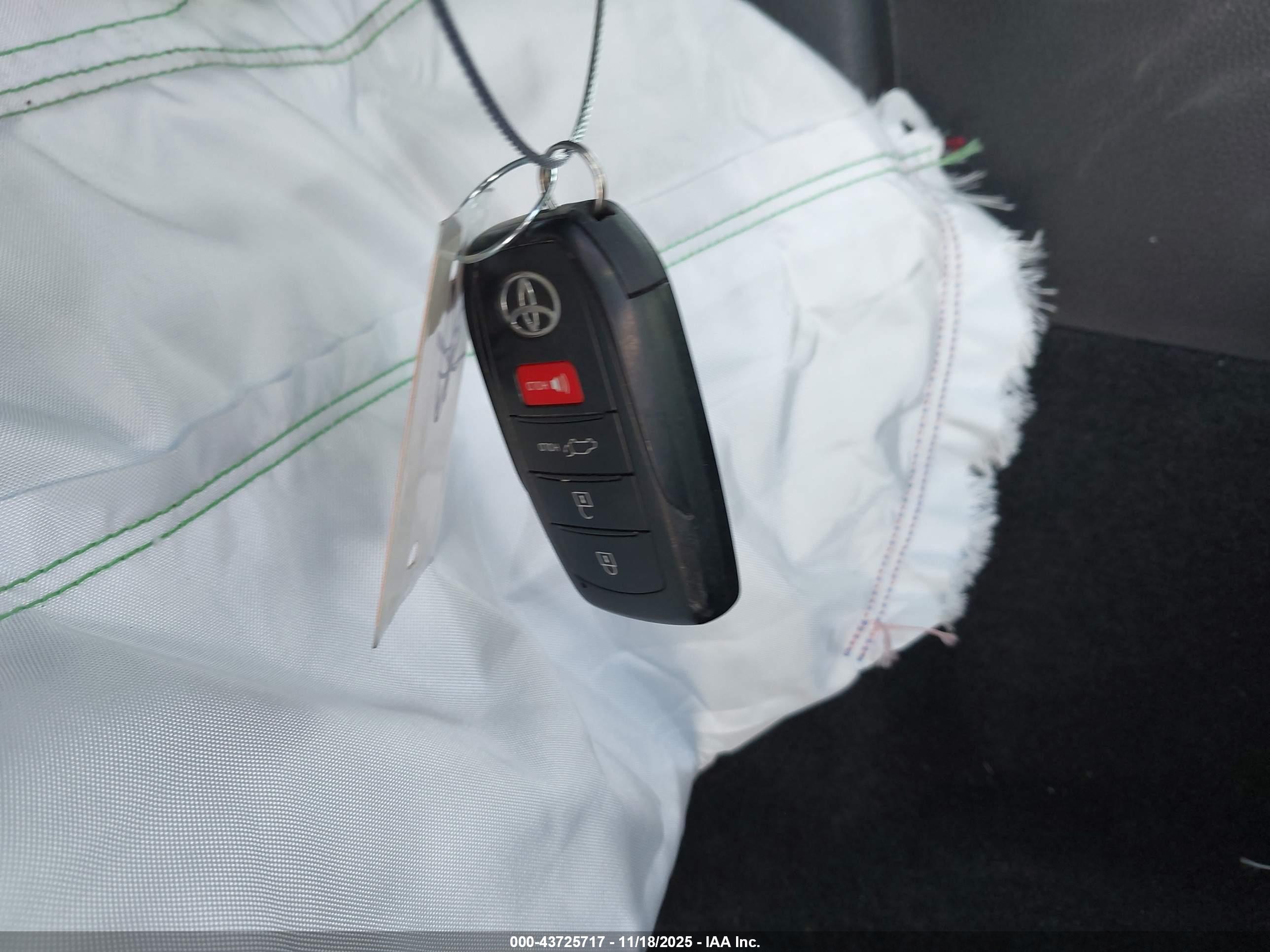 TOYOTA 4RUNNER image 11