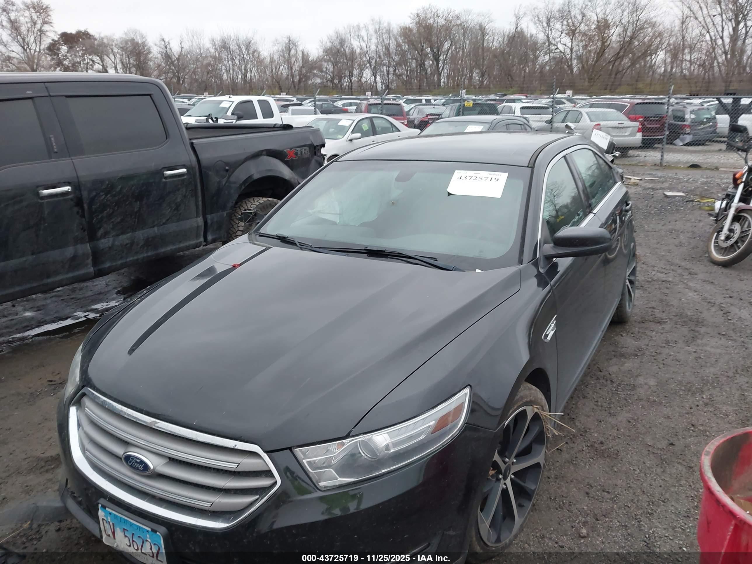 FORD TAURUS image 2